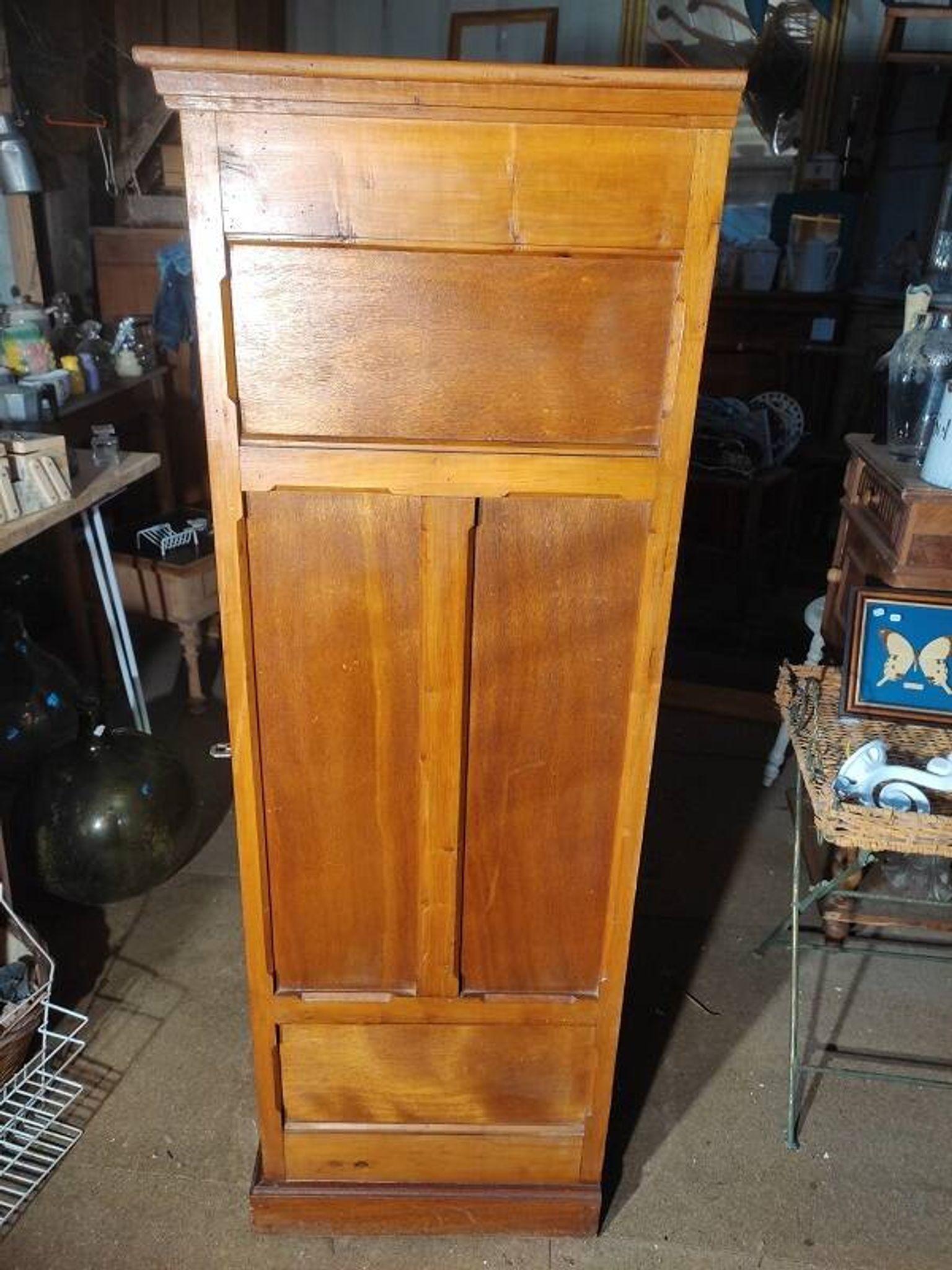 Parisian cabinet in solid wood with three drawers, marquetry and patina.