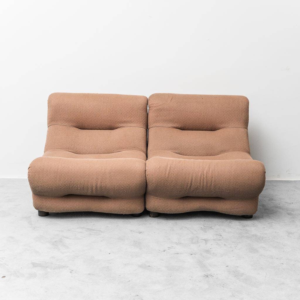 Paire de fauteuils Rezia par Emilio Guarnacci pour 1P, modernisme vintage des années 1970.