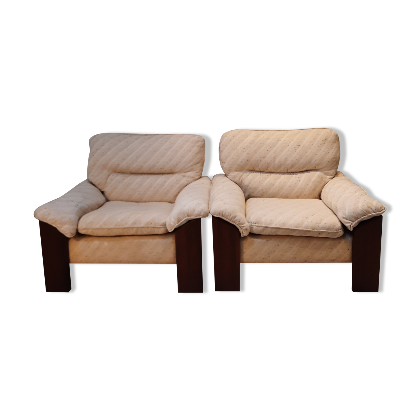 Pair of Italian armchair in Walnut 1970