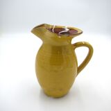 Pichet en céramique jaune