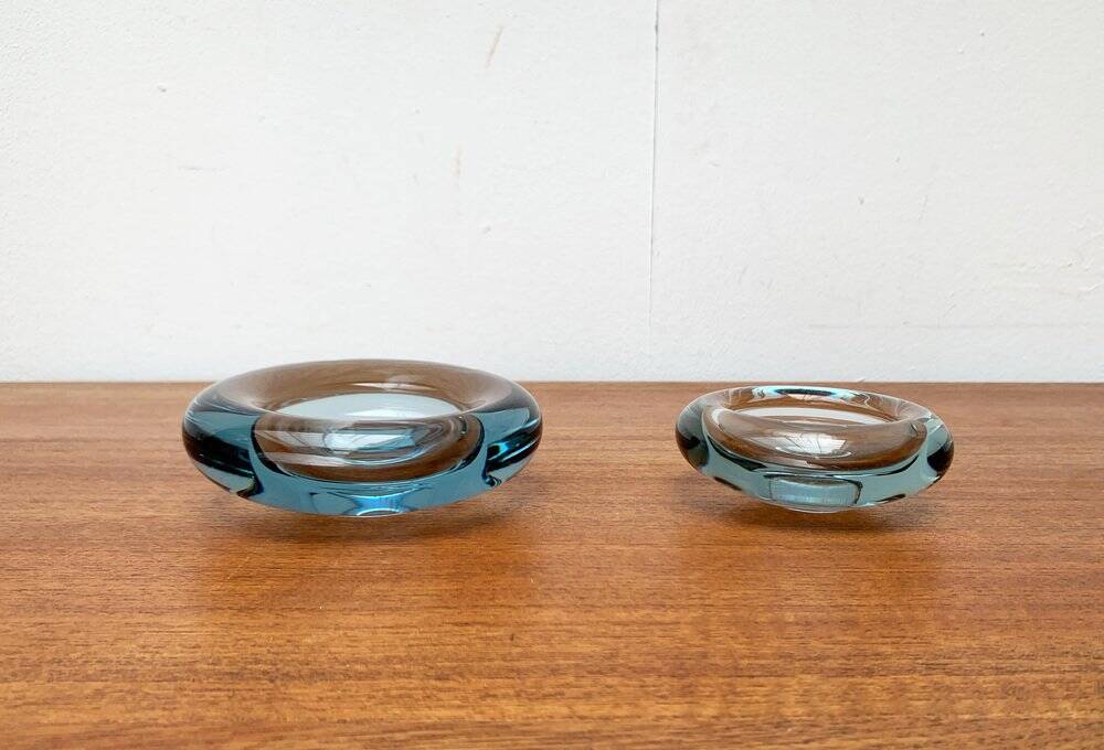 Set of 2 Danish glass bowls from the mid-century by Per Lütken for Holmegaard, 1960s.