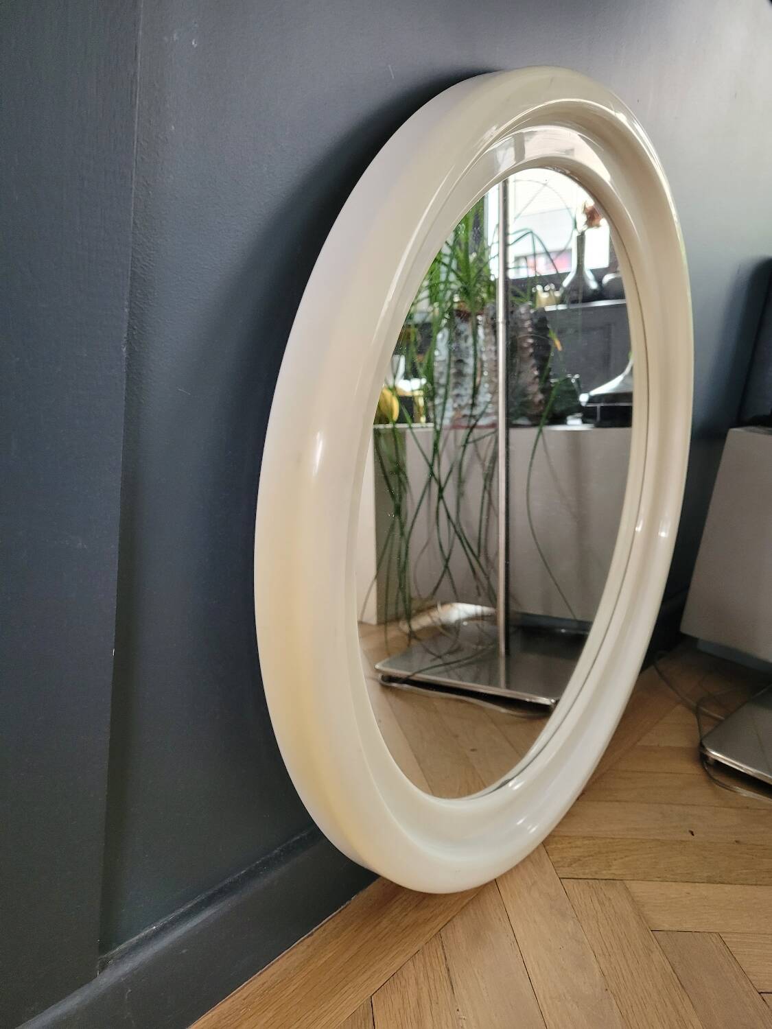 Vintage round plastic mirror