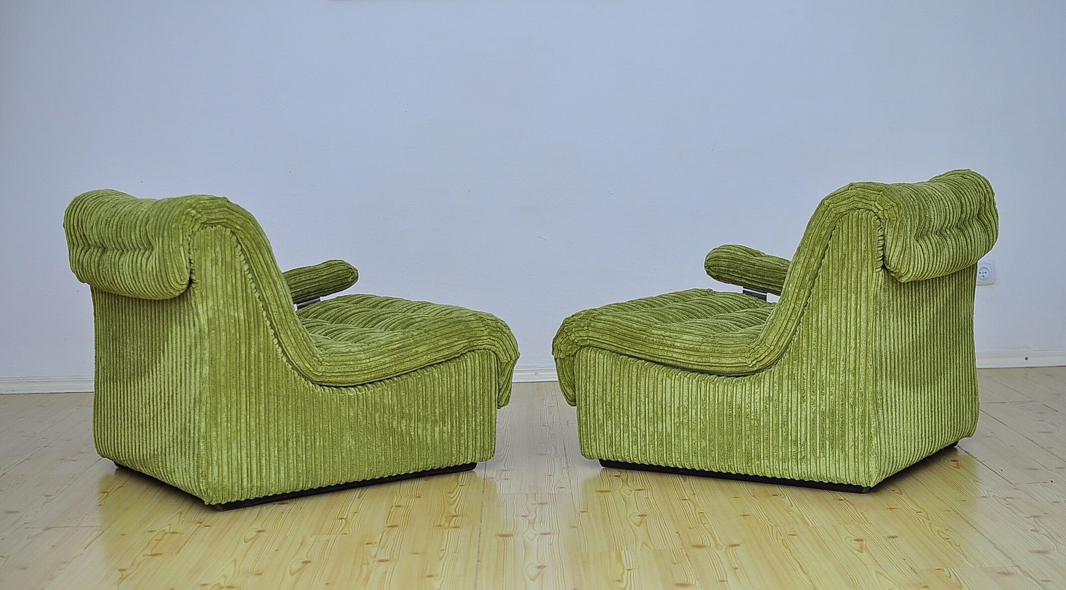 Mid-century two-seater modular sofa from the 1970s.