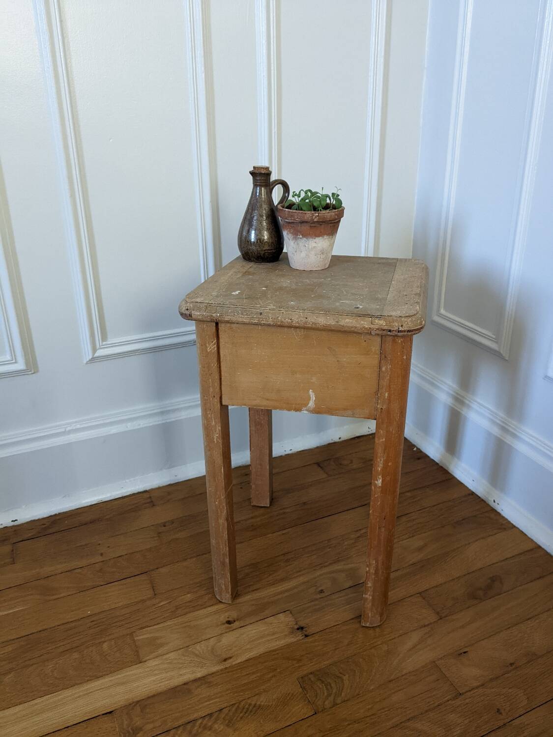 Painter's chest stool