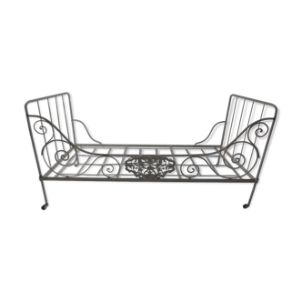 Forged iron bed