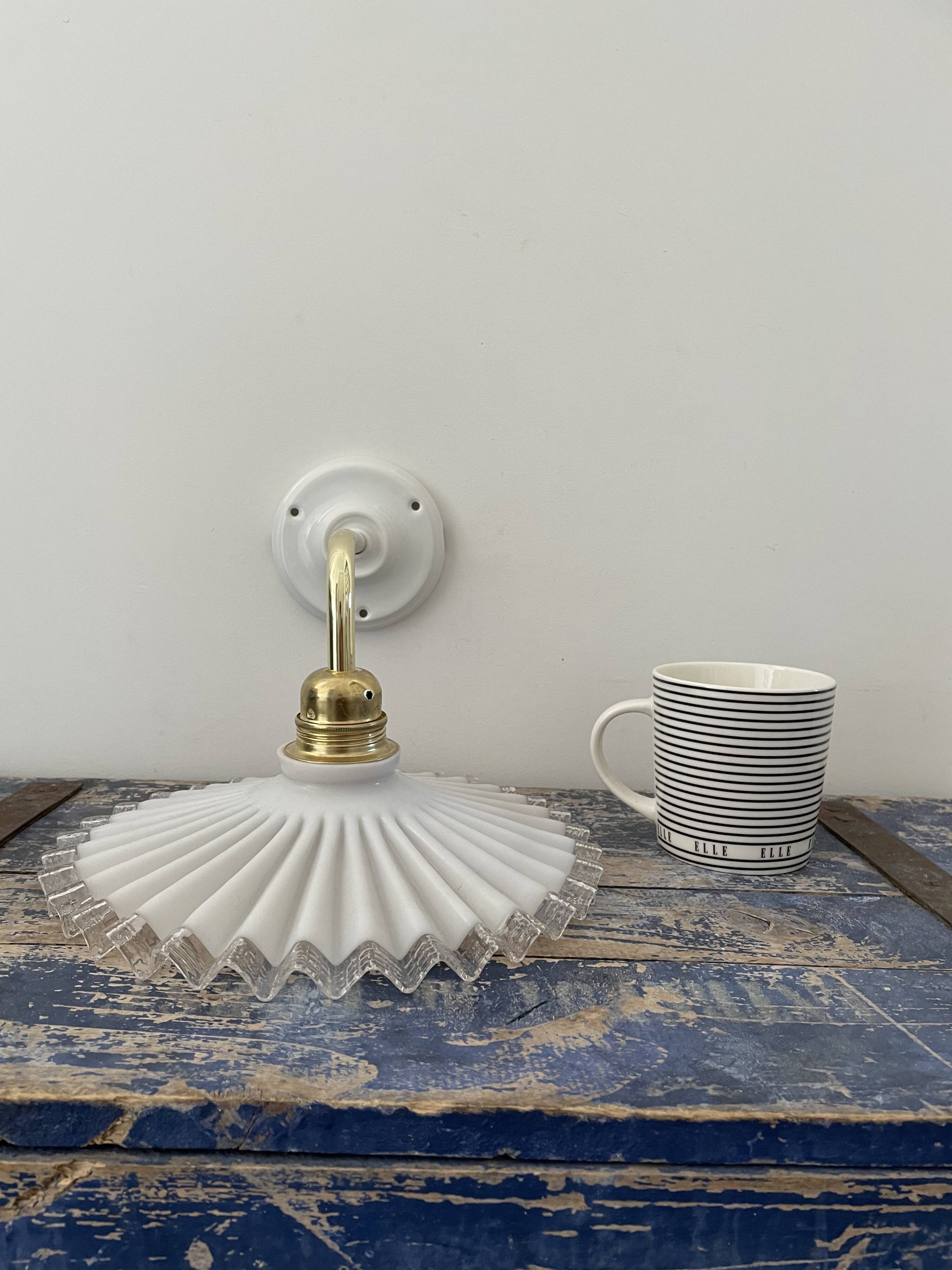 New electrified serrated opaline wall lamp