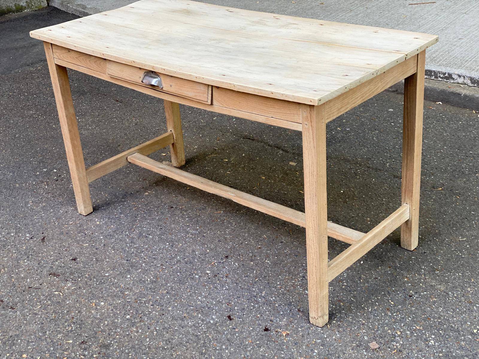 Parisian desk from the 1940s stripped to raw solid wood, 120cm.