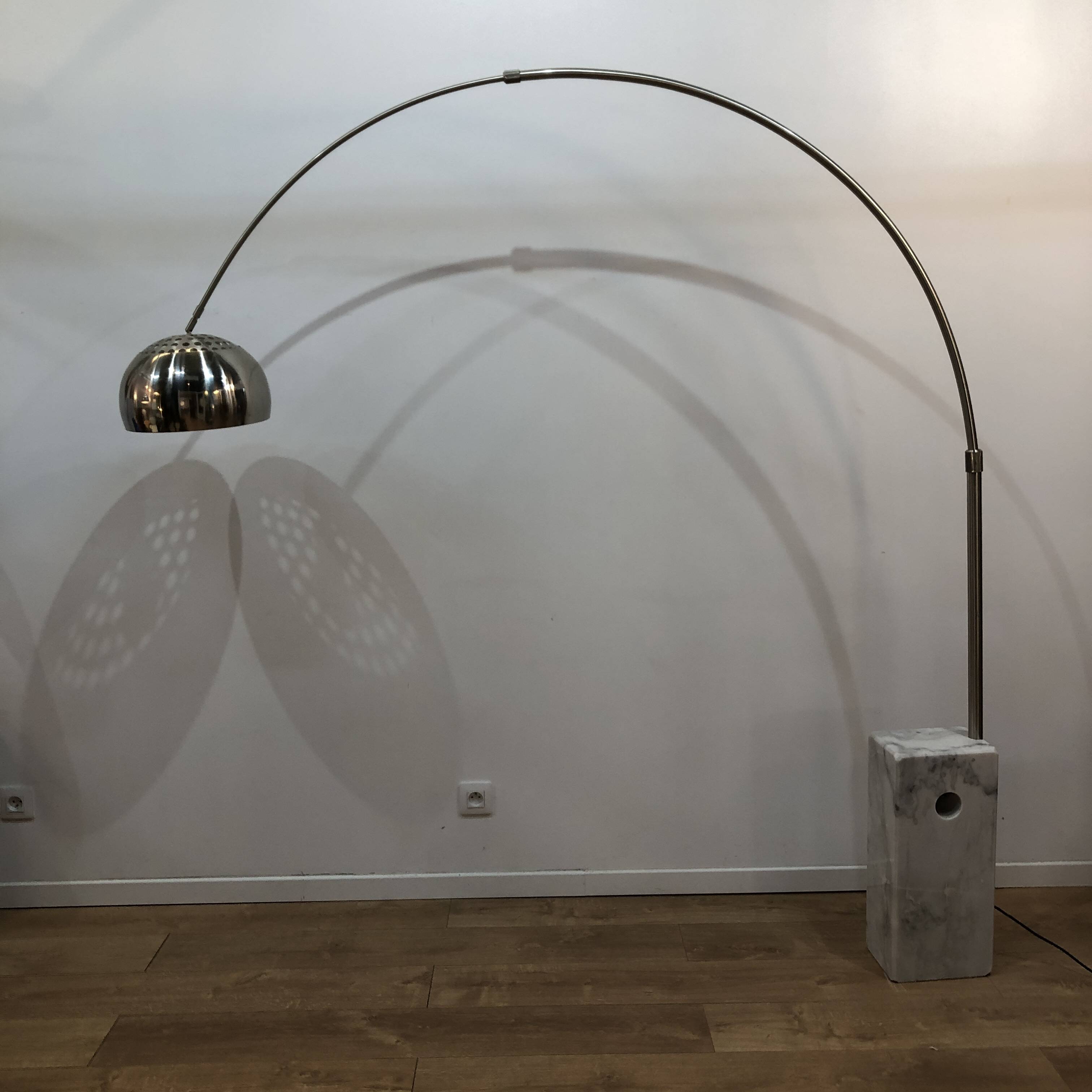 Lampadaire arco vintage pied marble