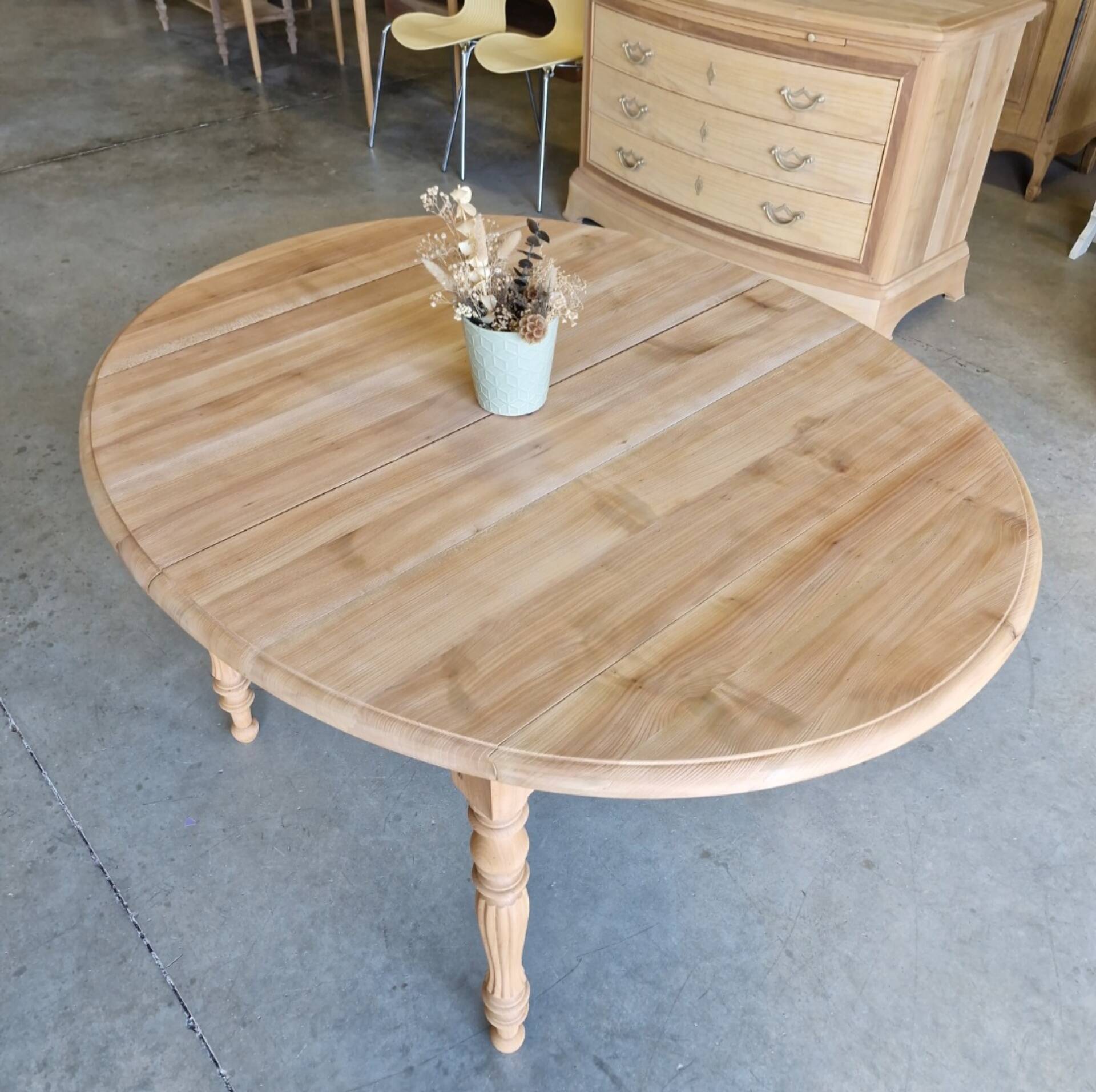 Oval solid cherry wood table with drop leaves + 2 extensions