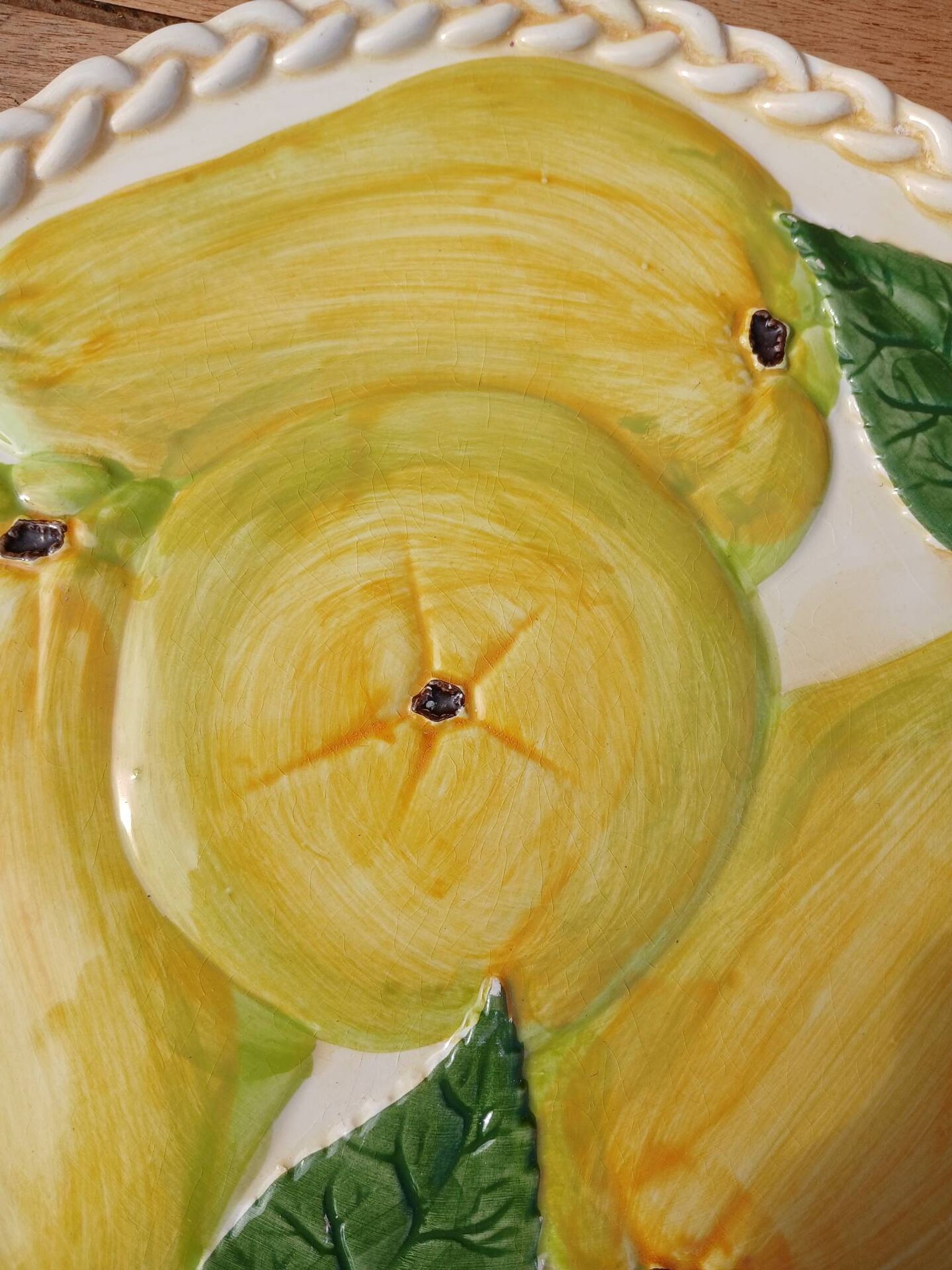 2 plats à tarte en barbotine