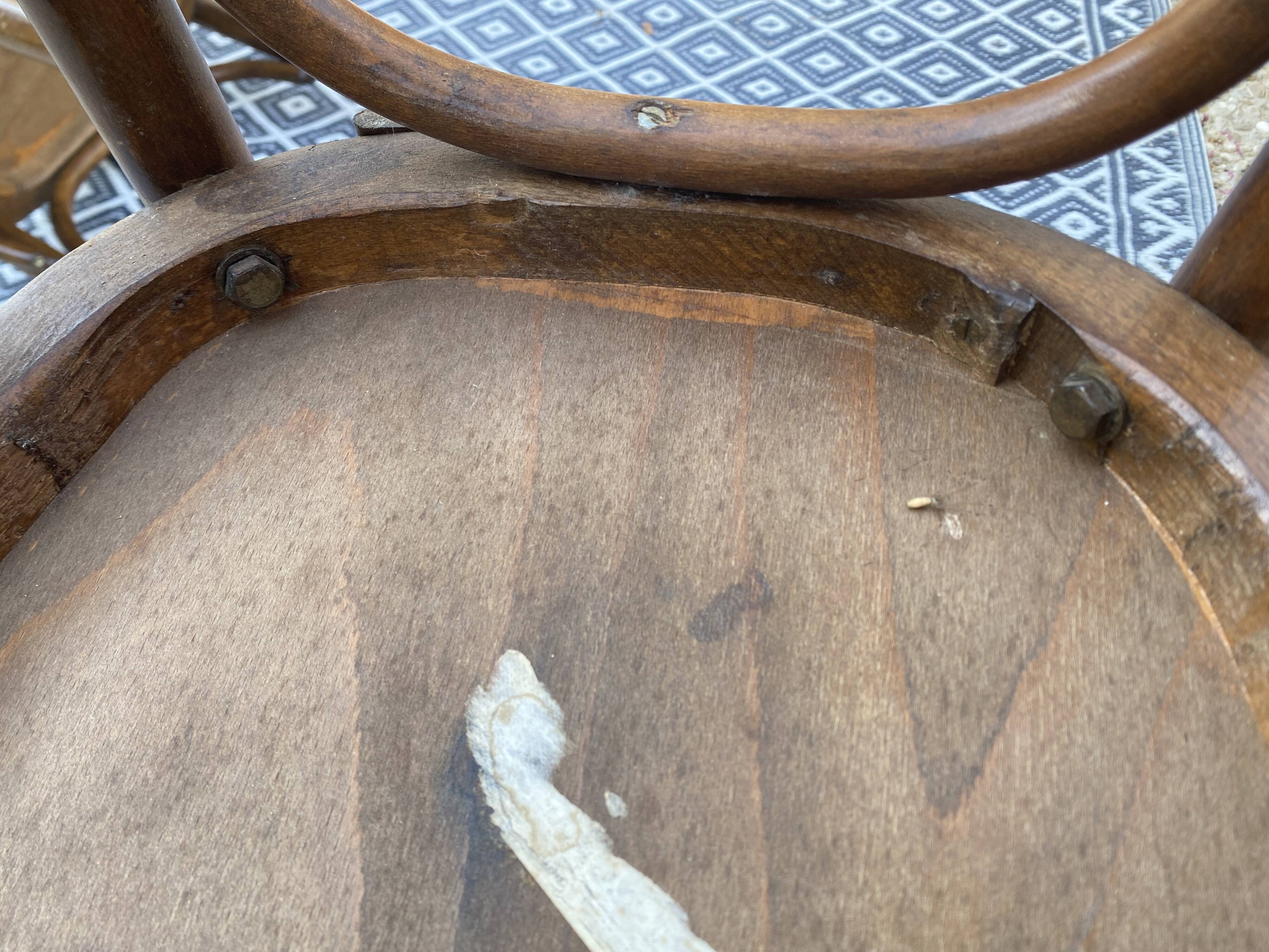 Ensemble de 8 chaises bistrot style Baumann bois courbé Annee 50/60