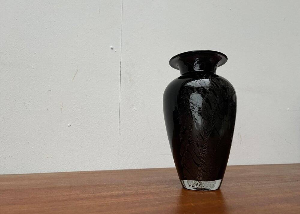 Postmodern black art glass vase by Hans Jürgen Richartz for the Richartz art collection, 1980s.