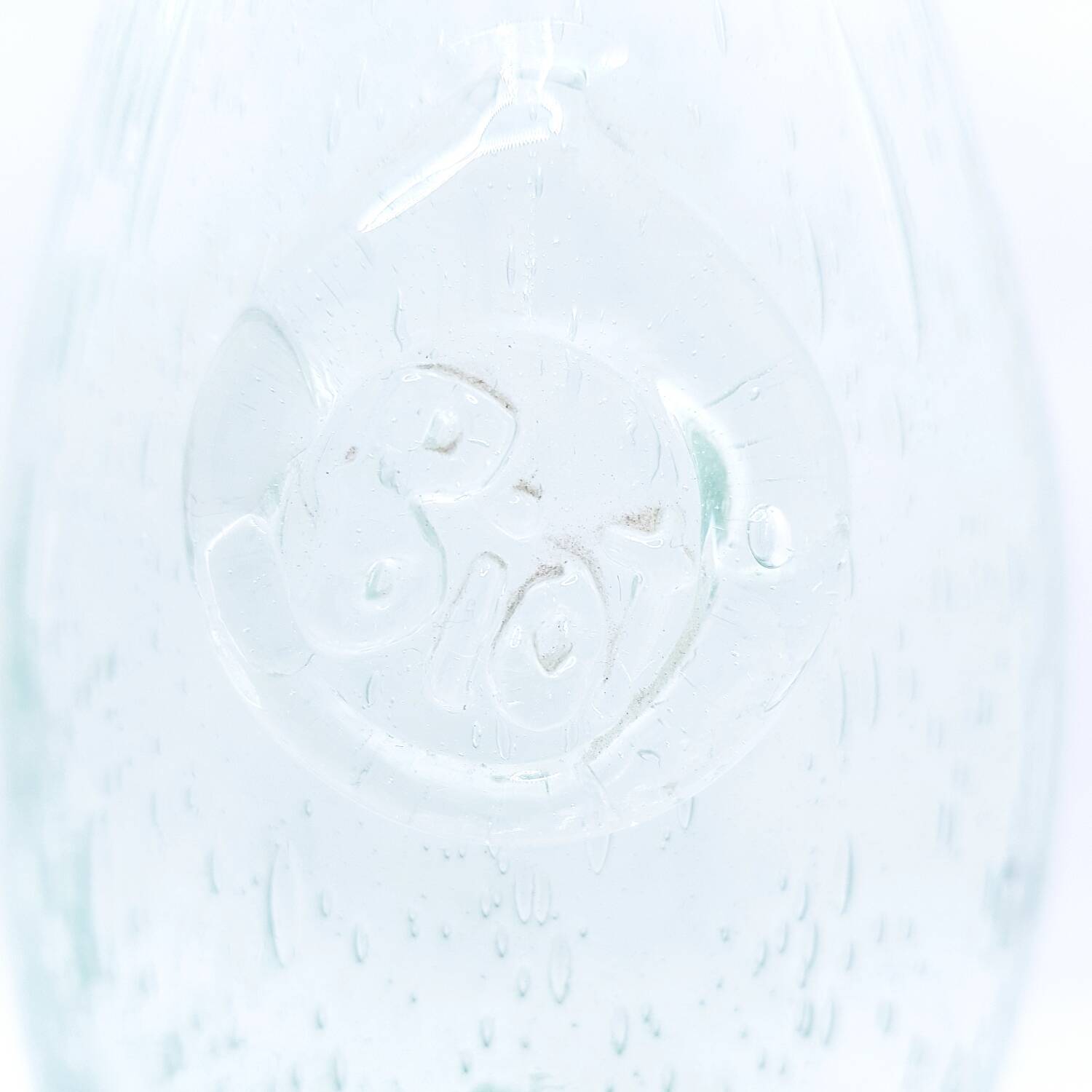 Carafe en verre soufflé bouche Biot