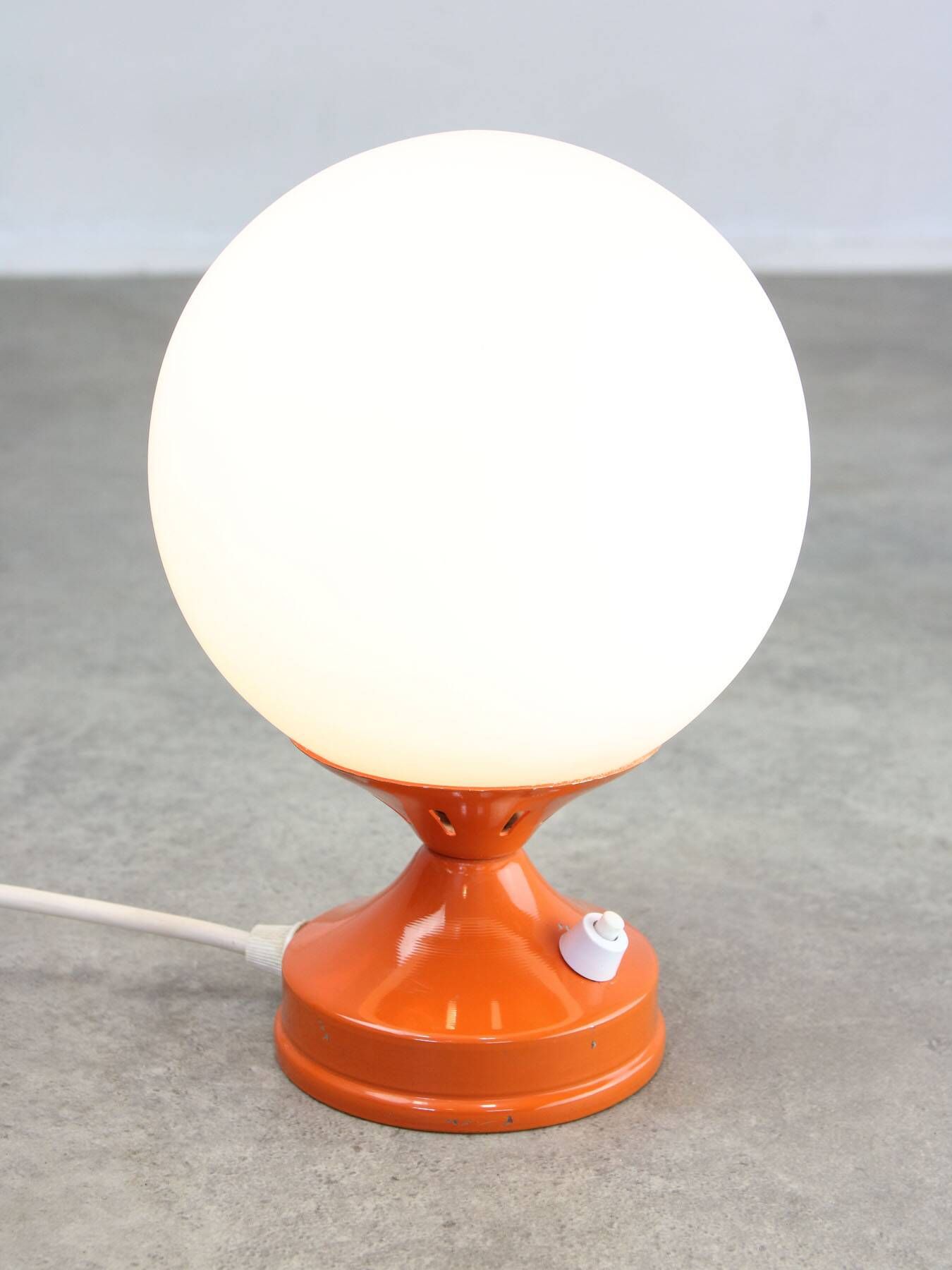 Lampe de table vintage orange en métal et opaline, italie, années 70