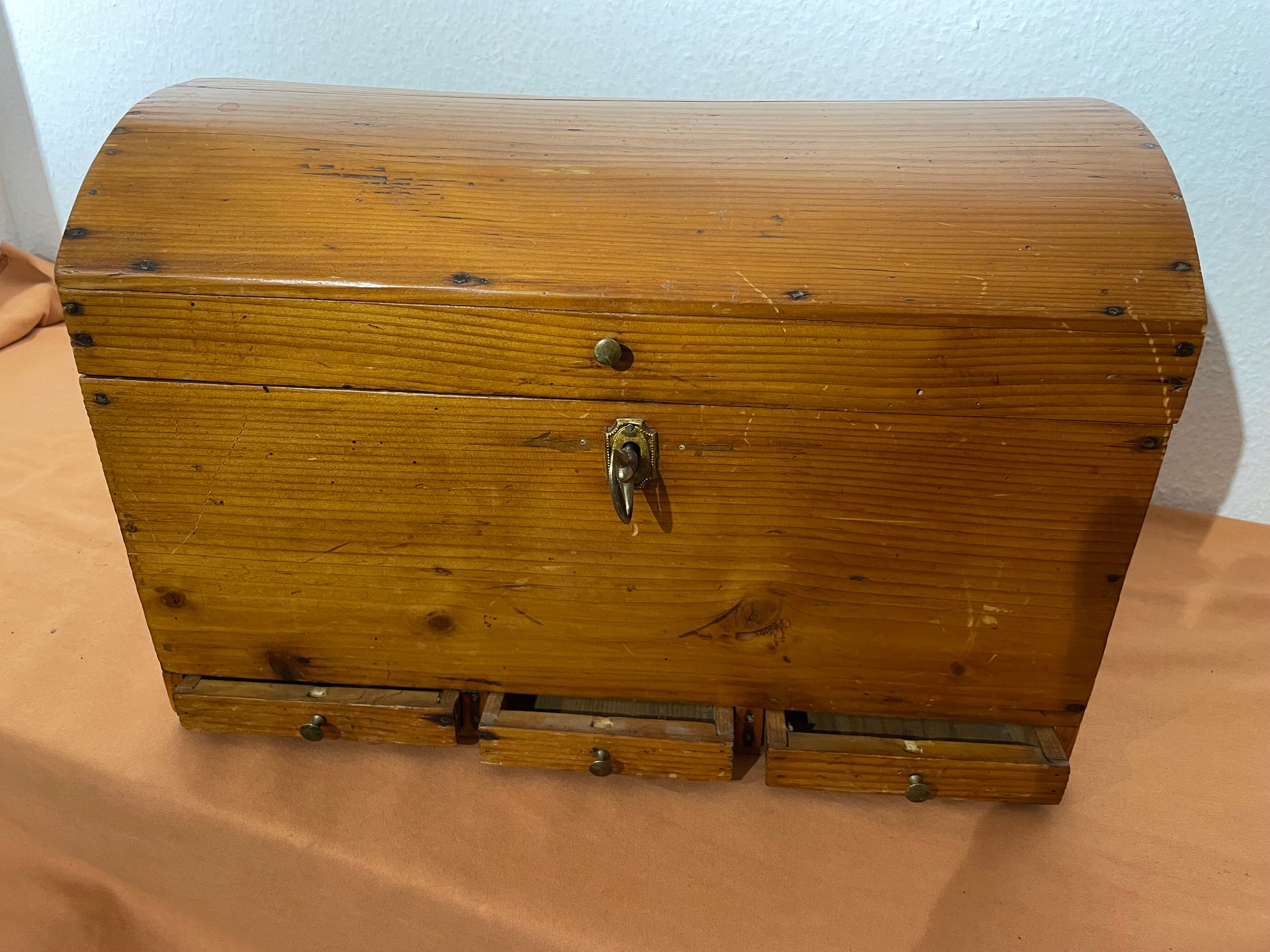 Old travel trunk, with 3 small drawers