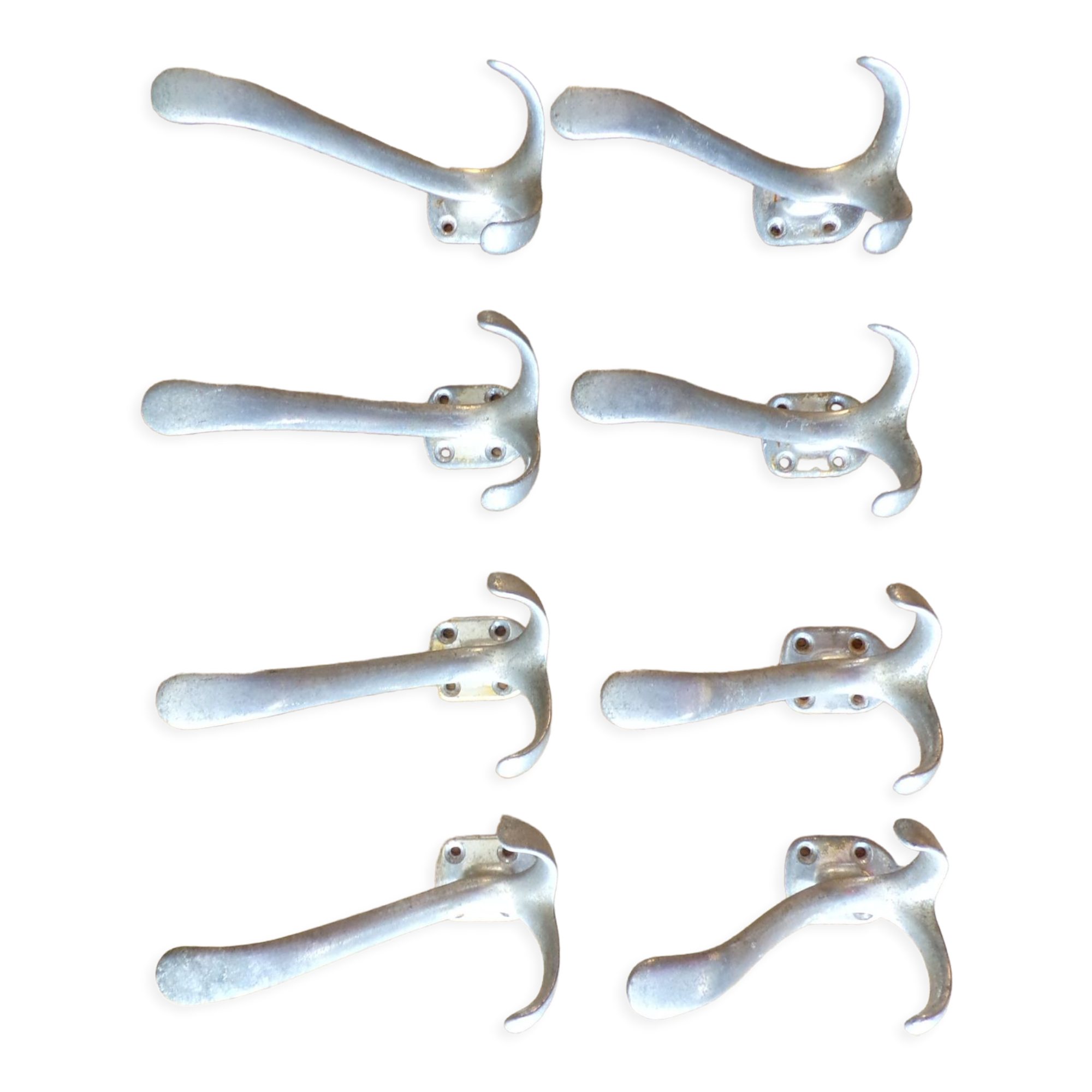 Set 8 old metal hooks
