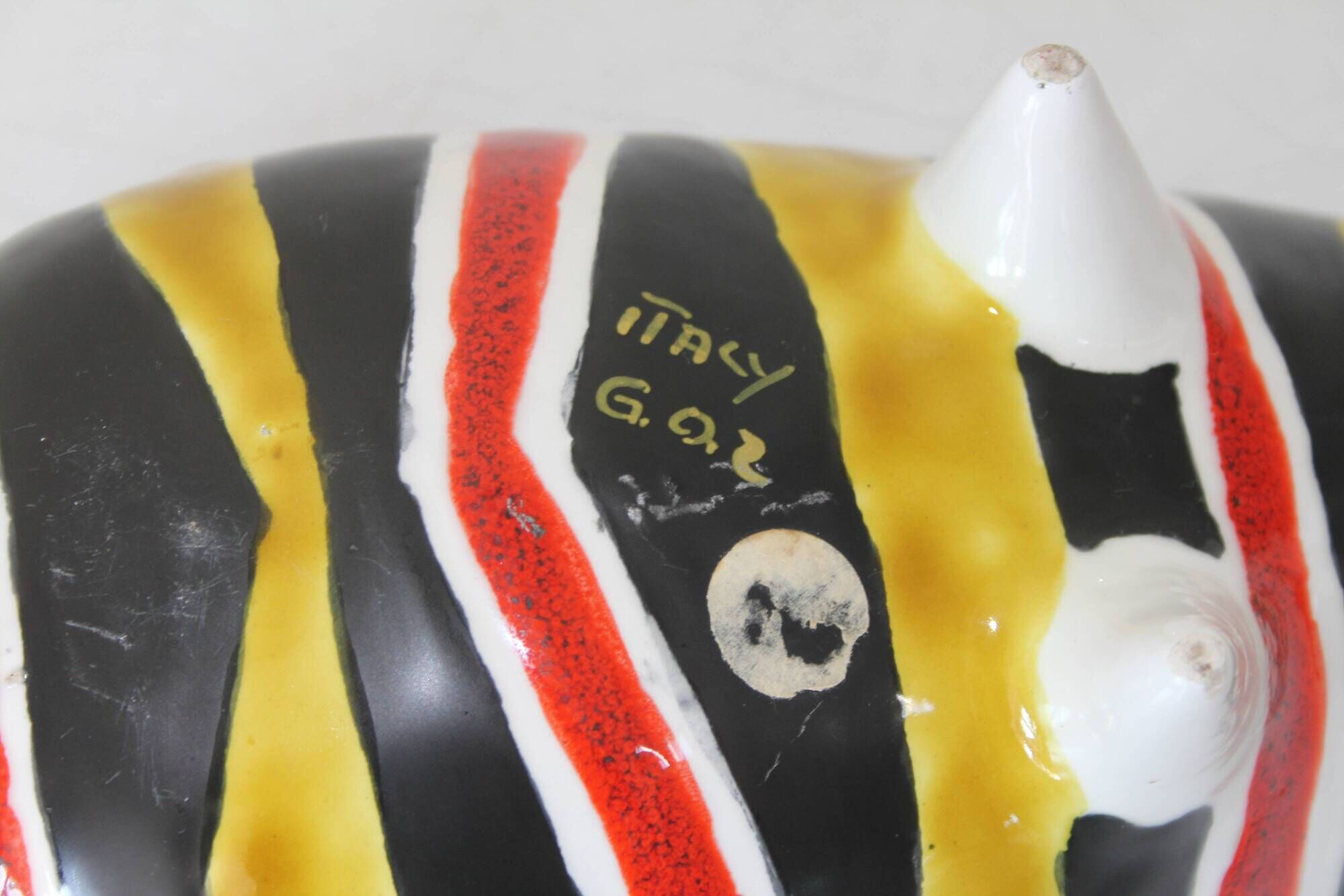 Large tricolour boat-shaped fruit bowl from the 1950s.