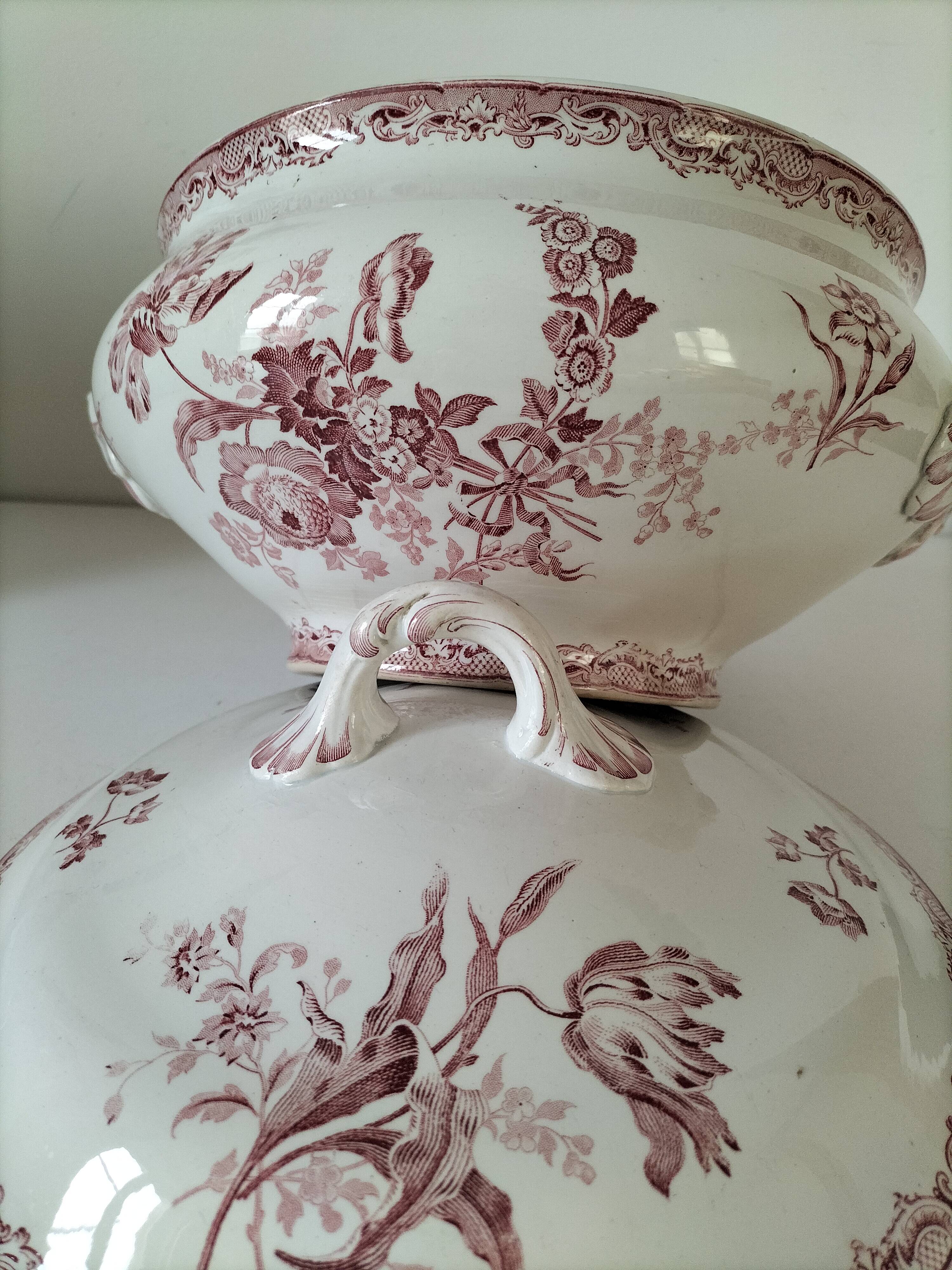 Ironstone soup tureen Sarreguemines Fontanges model (circa 1880–1900),