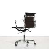 Office chair "EA 117" Charles Ray Eames for ICF USA 1969.
