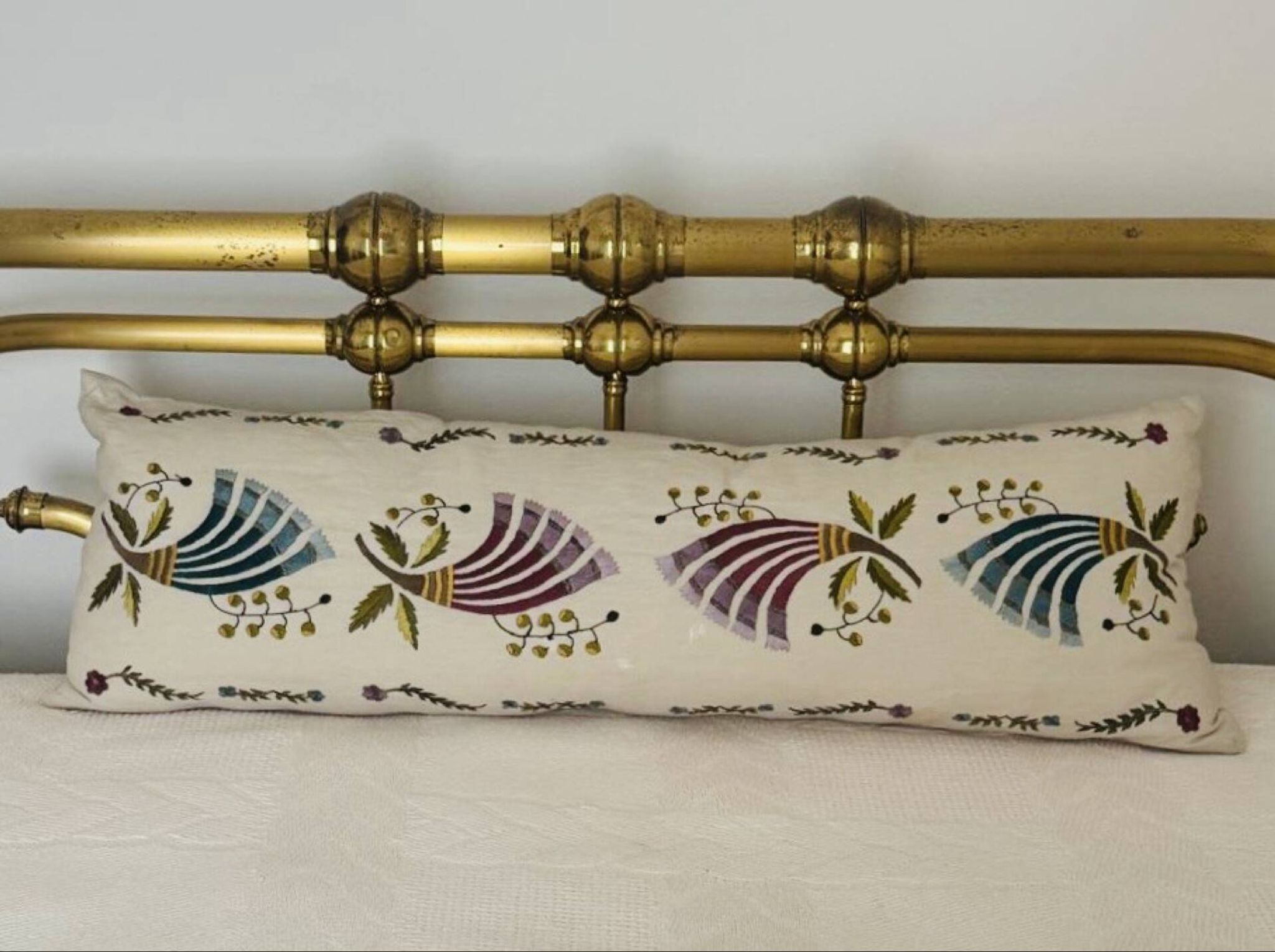 Coussin exceptionnel en teinture grecque vintage tissée à la main.