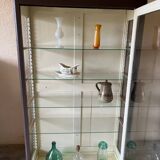 Ancienne vitrine en bois vitrée