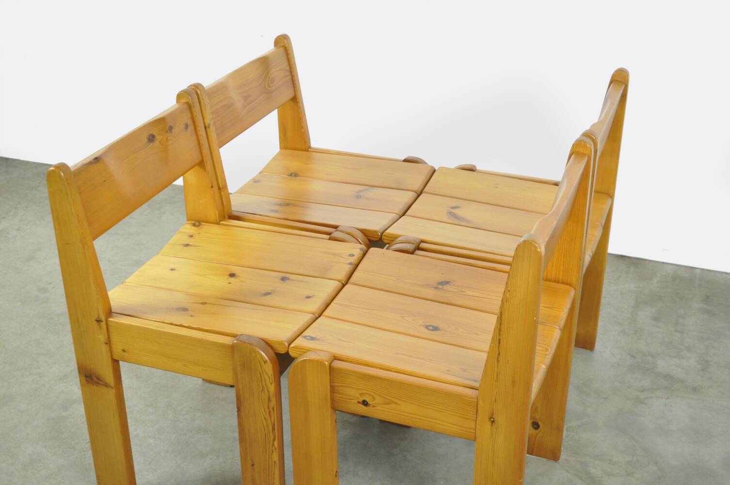 4 chaises en pin de style brutaliste, Ate van APELDOORN, années 1970