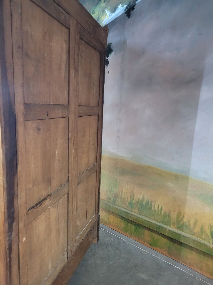 Armoire époque Louis Philippe en noyer