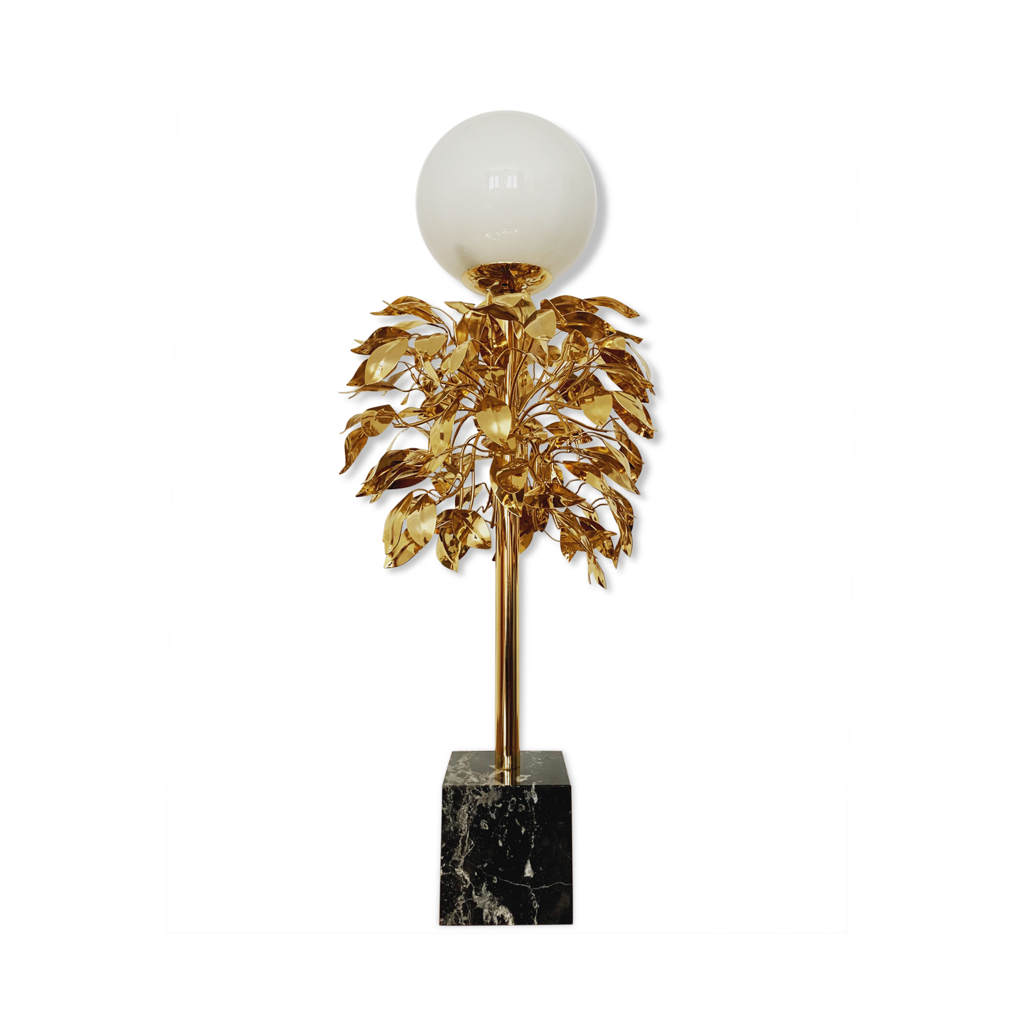 Gilded  italian Hollywood Regency bay leaf table lamp by Sergio Terzani
