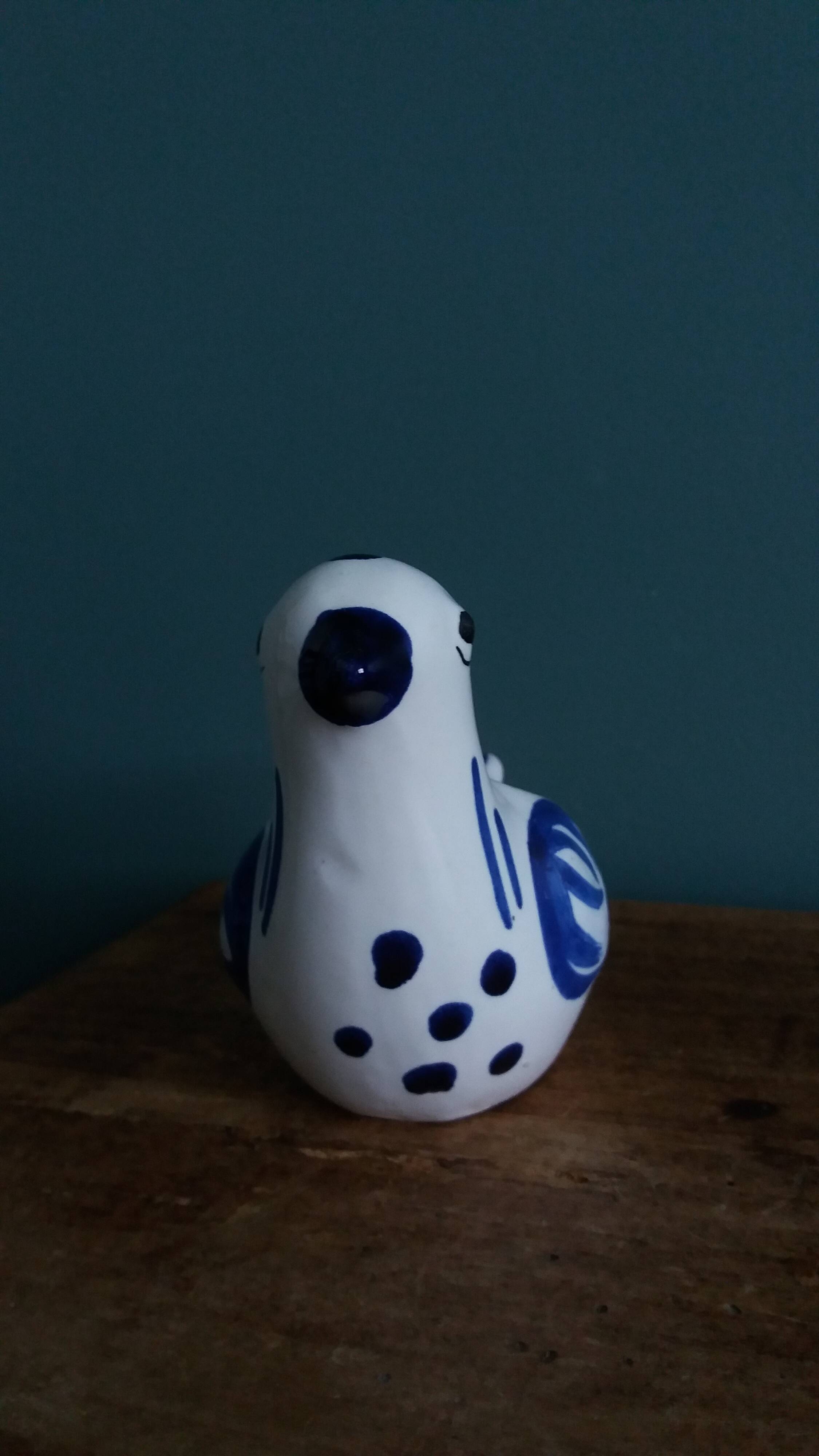 Zoomorphic bird ashtray, hand-decorated ceramic GL, Italy.