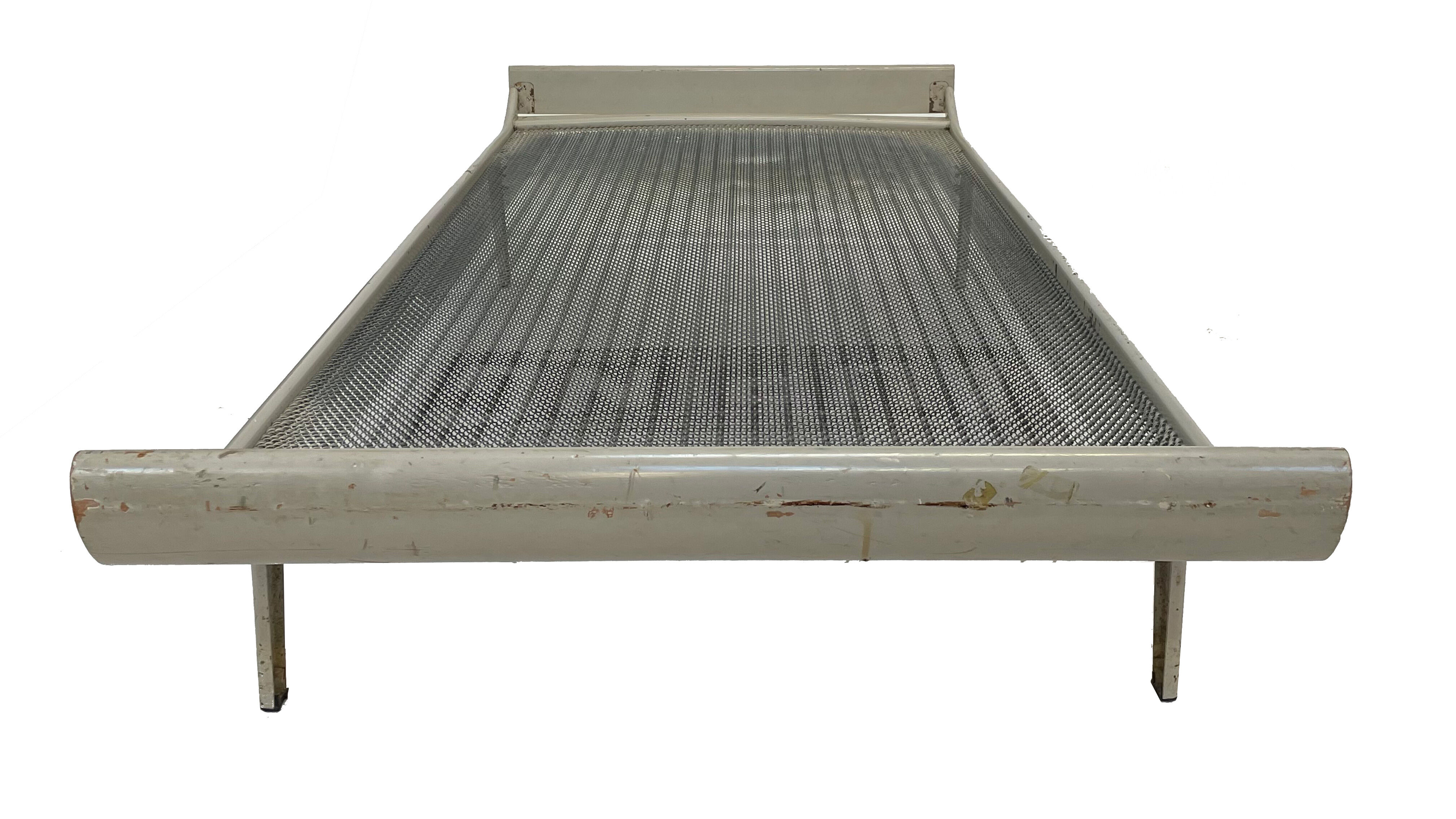 Vintage sofa bed Auping Cleopatra design by Dick Cordemeyer