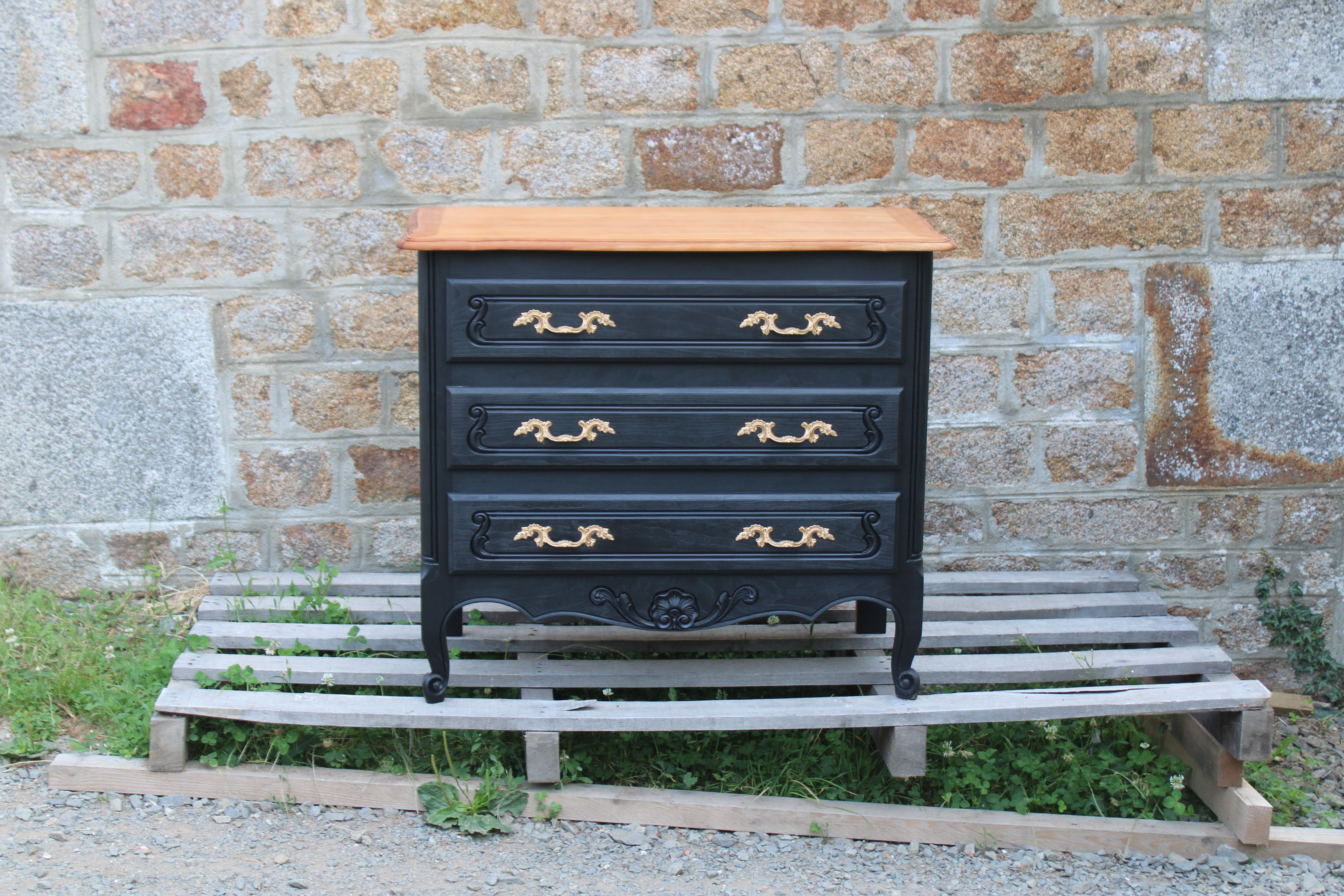 Louis XV style black commode with natural wood top – 3 drawers