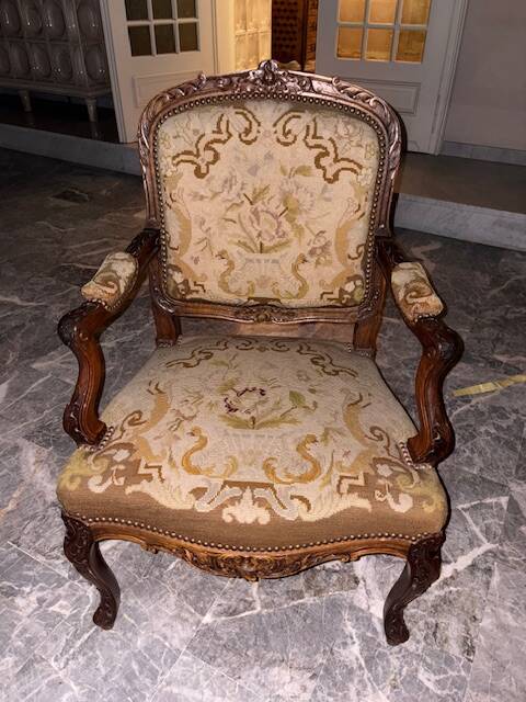 Sofa and 4 Louis XV style armchairs