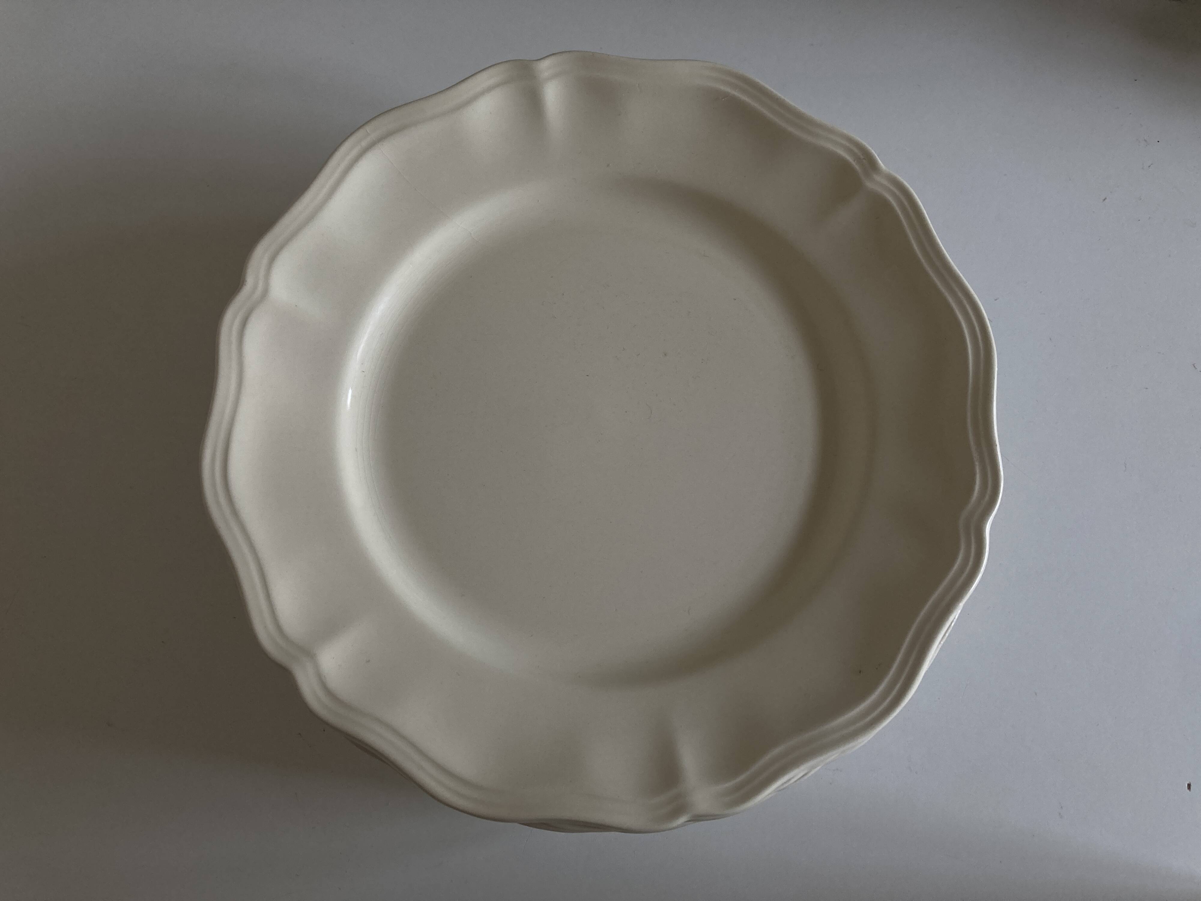 Set of 7 Sarreguemines Ivory plates with gadroons 1960
