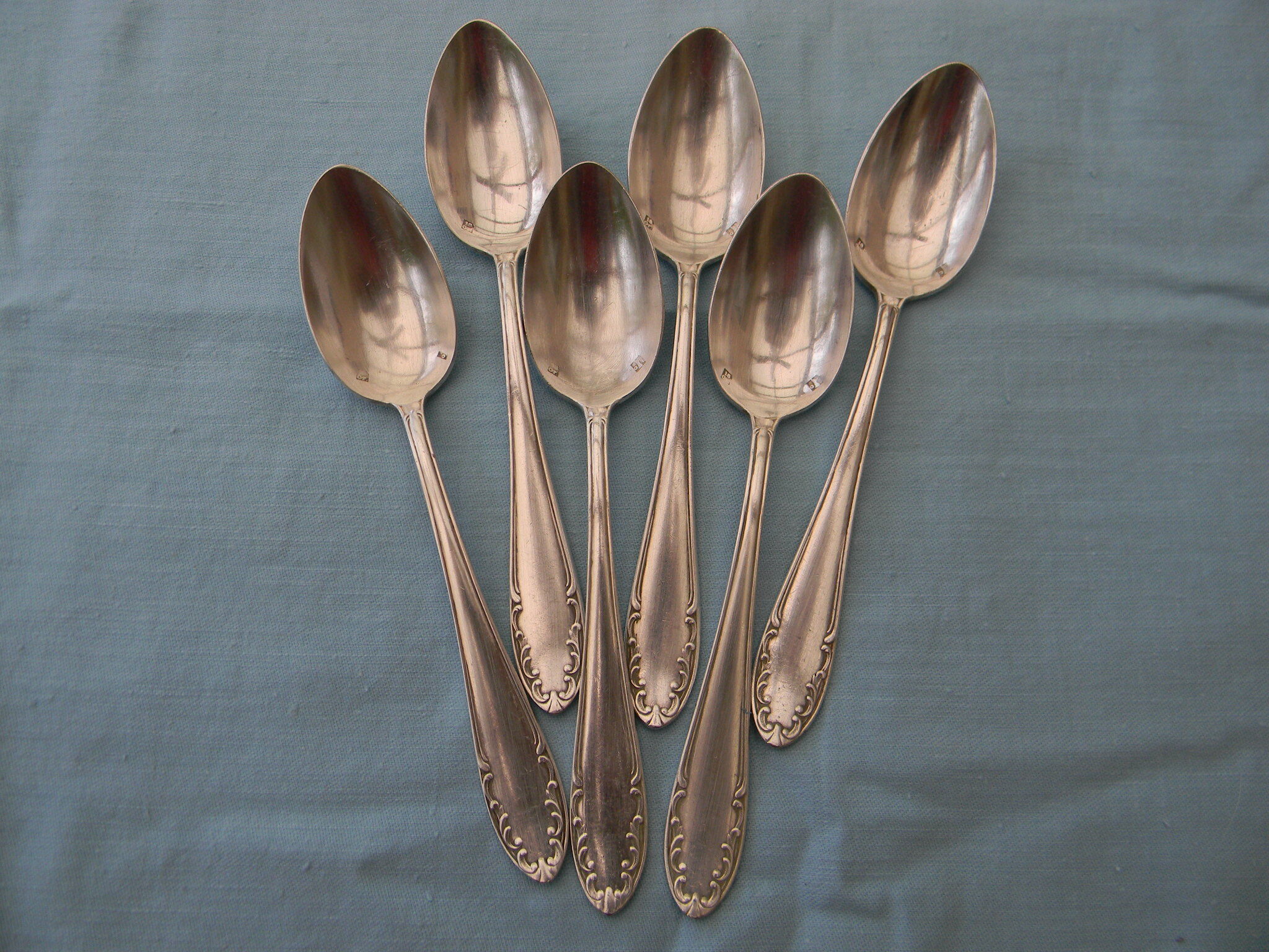 Set of 6 teaspoons in silver metal