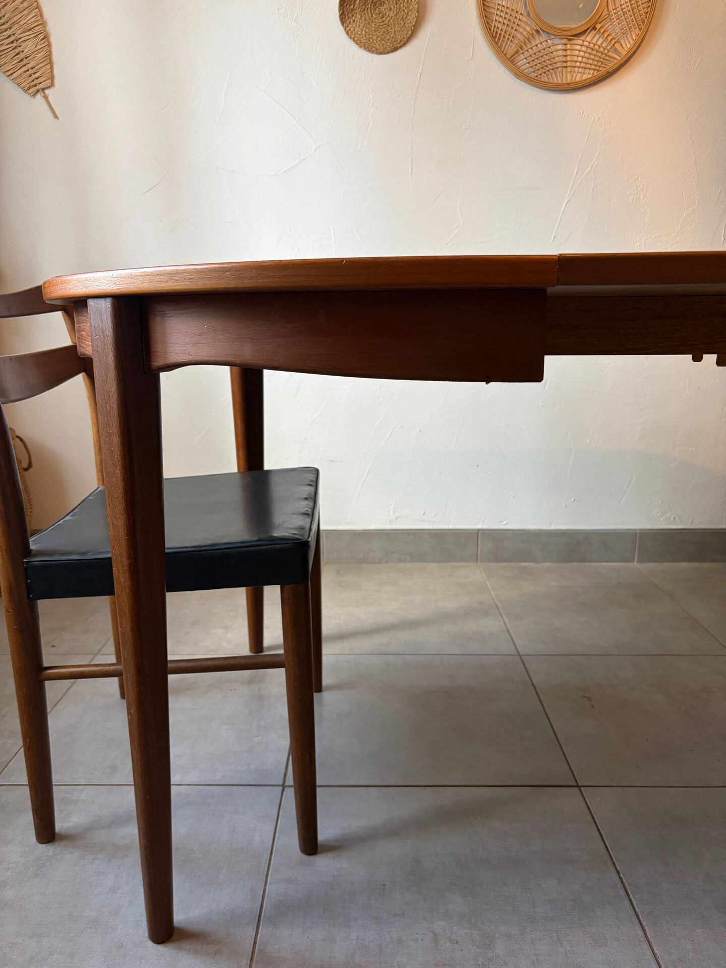 Vintage teak round table NF extendable