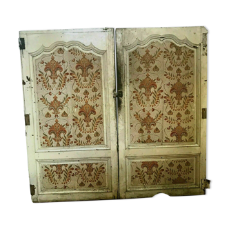 Two low doors walnut 18th century closet doors