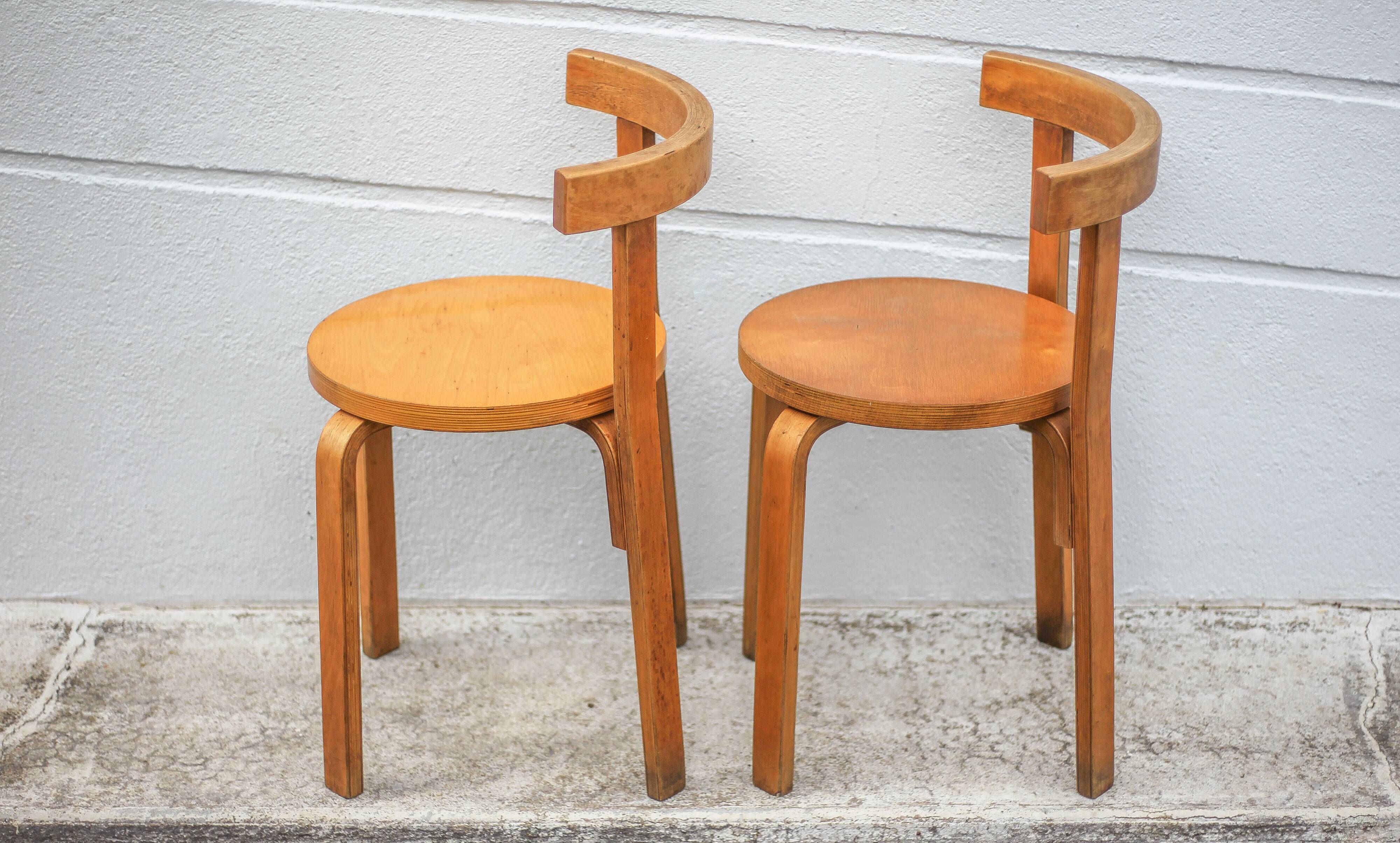 Set of 2 Alvar aalto bentwood chairs model 68, Artek Finland