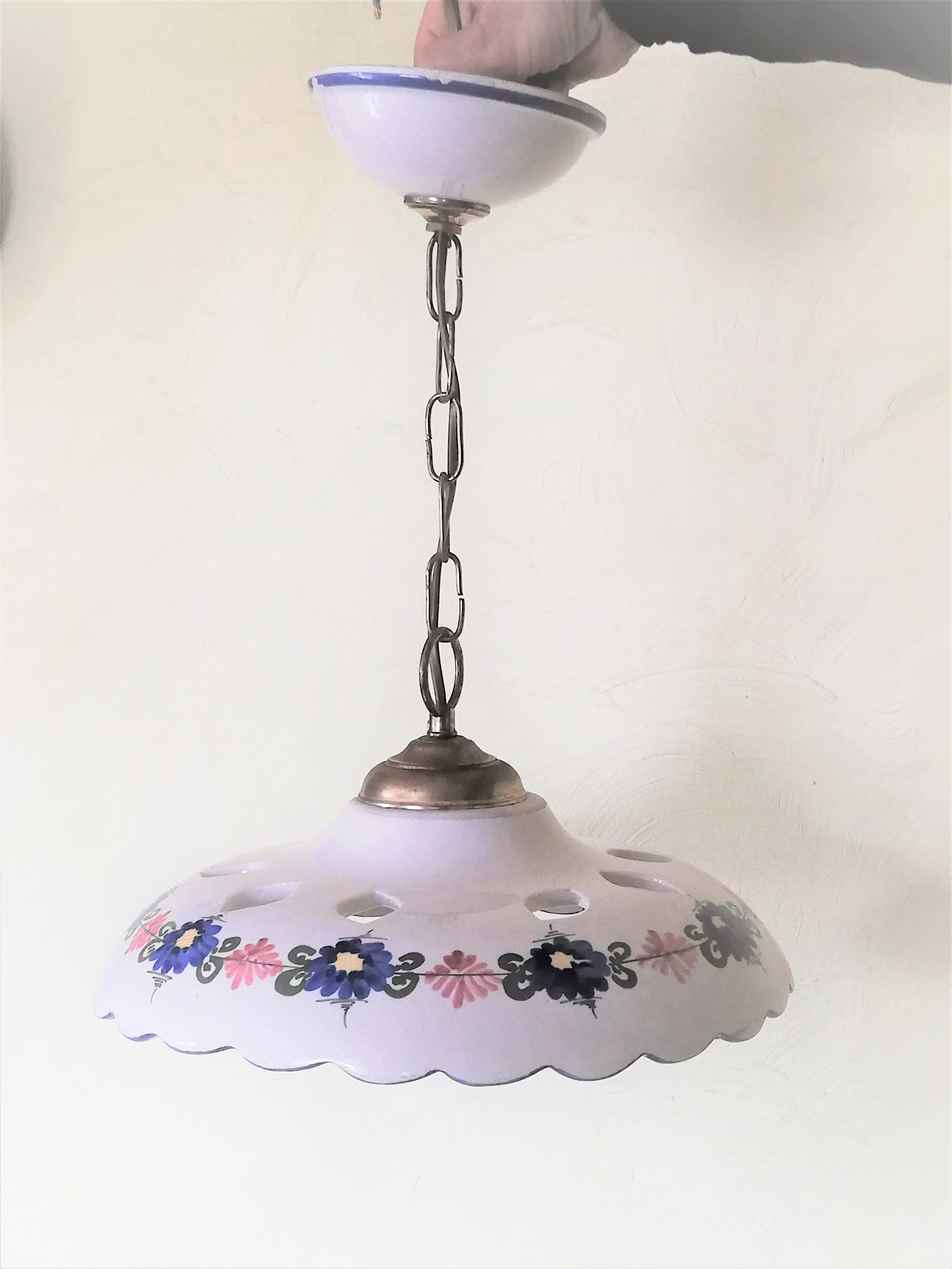 Antique ceramic suspension