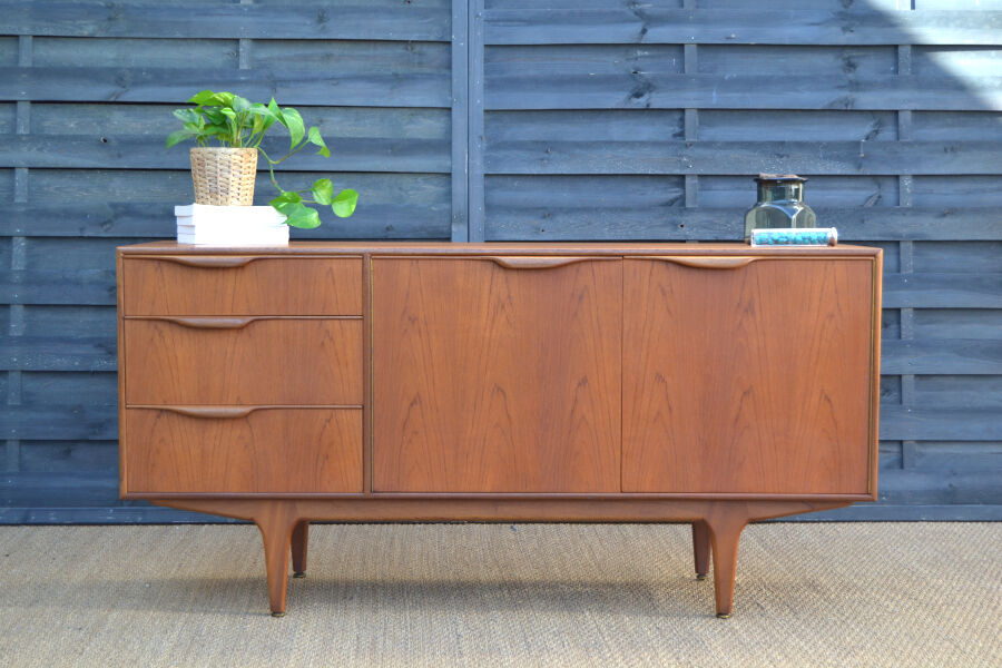Teak sideboard by McIntosh 152 cm