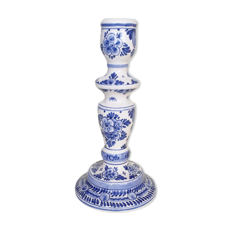 Bougeoir en porcelaine peinte de Delft