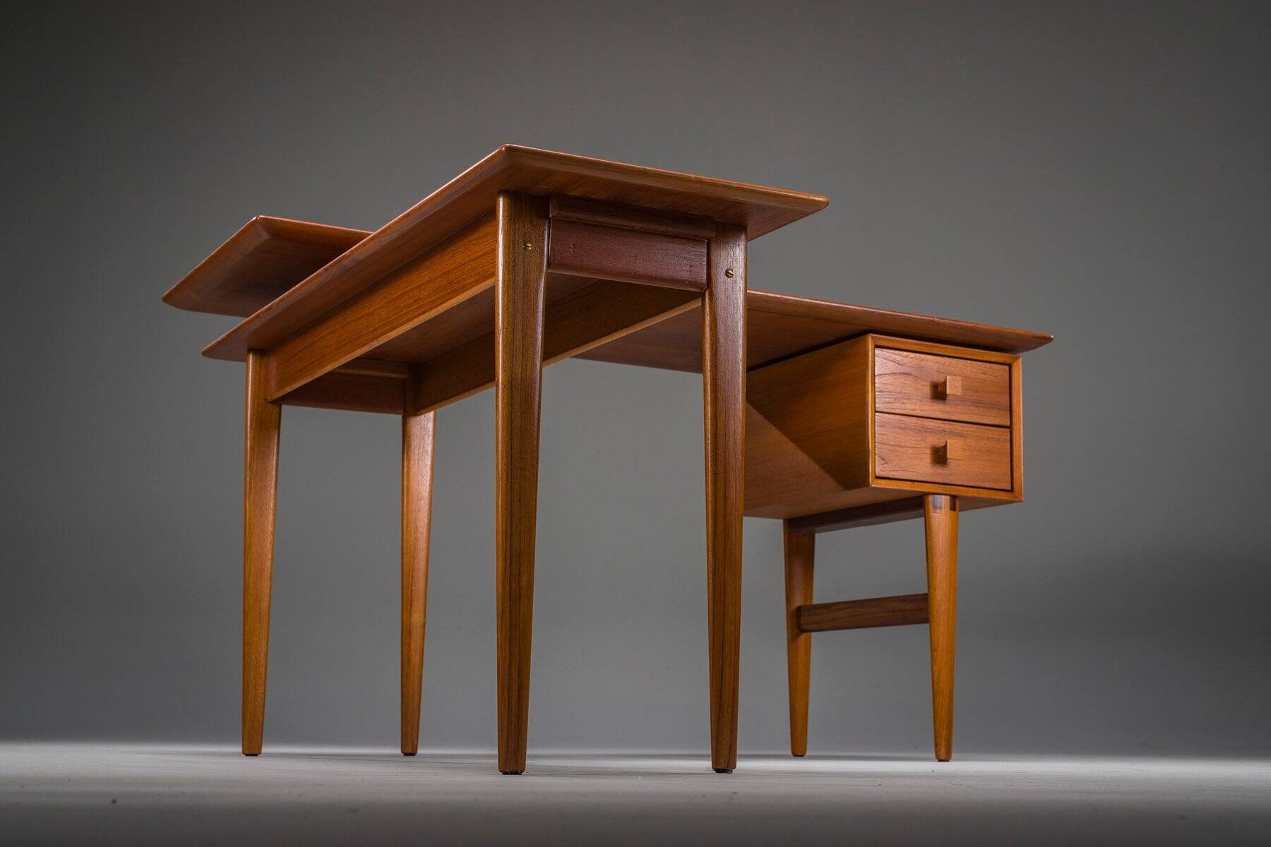 Bureau en teck en L de style mid-century moderne, années 1970