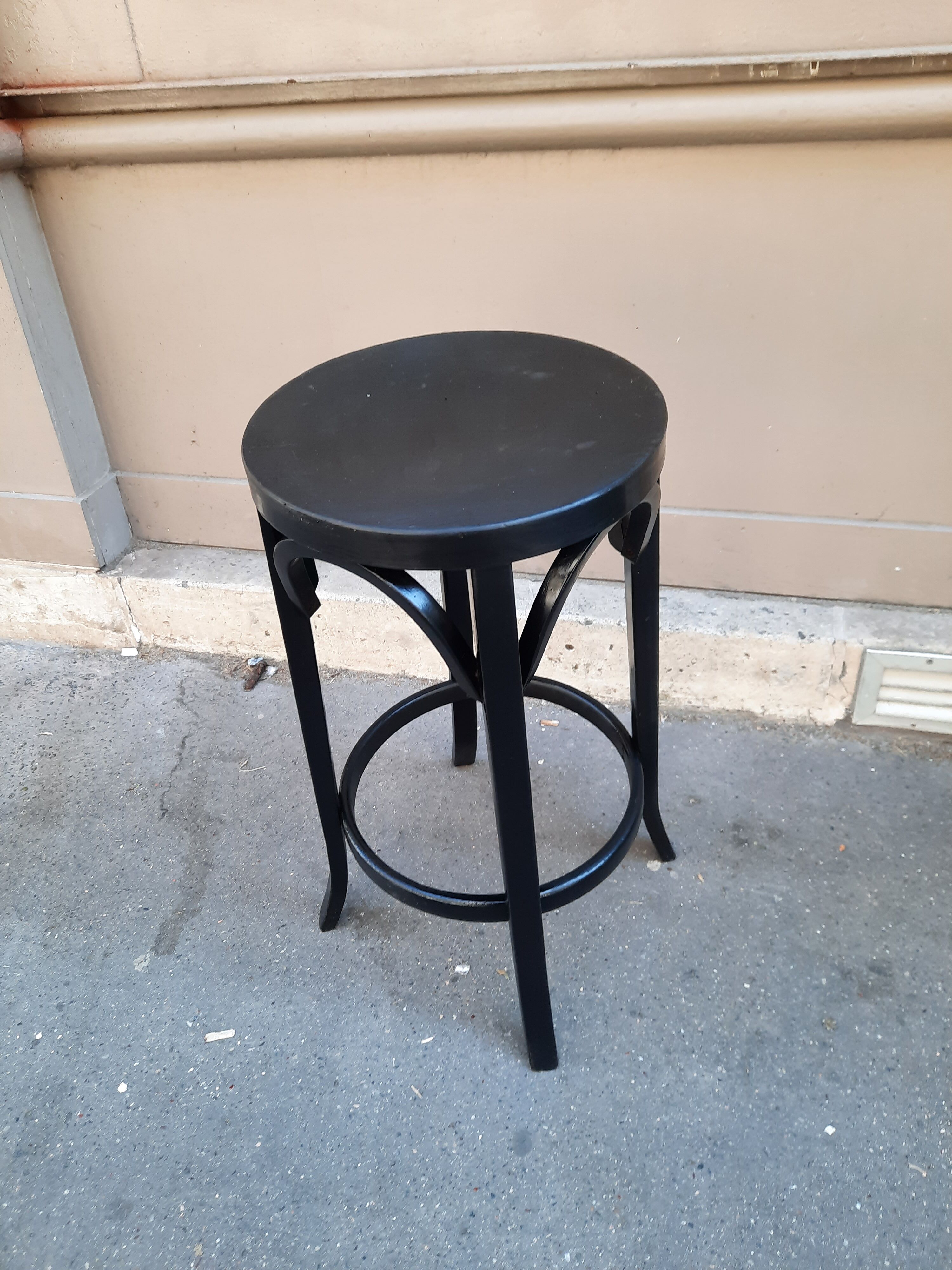 Bar stool
