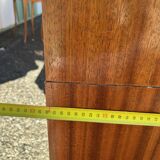 Meuble scandinave vintage avec vitrine fumée et tiroirs – années 60/70