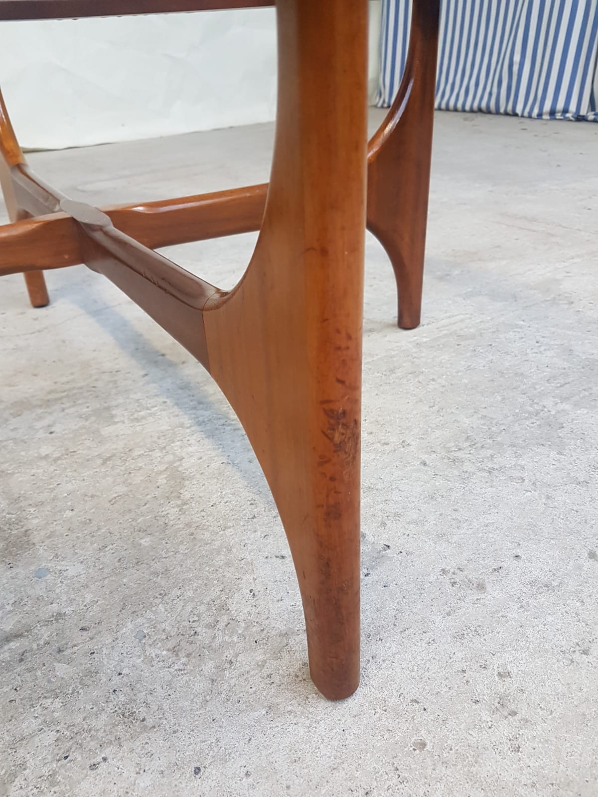 Table basse en verre du milieu du siècle par Stonehill