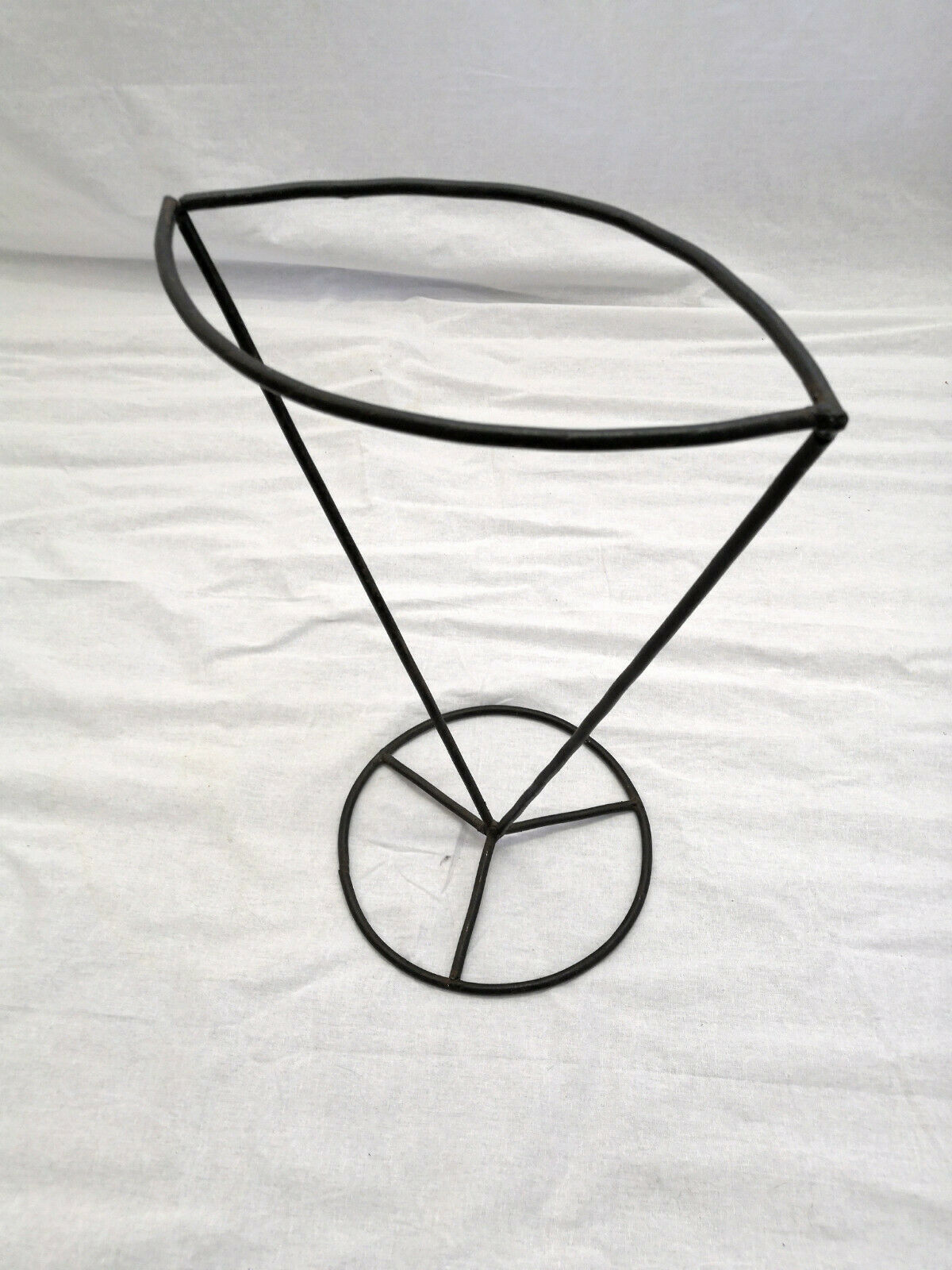 Porte parapluie forme parapluie Oeil en acier design années 50