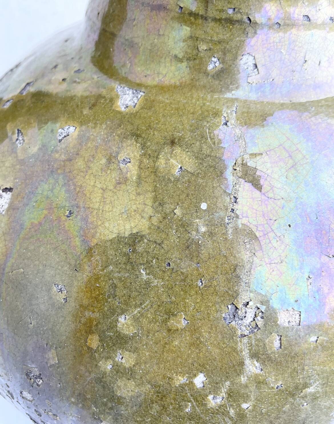 Ancient oil jar in glazed terracotta, khaki green — Auvergne, Lezou
