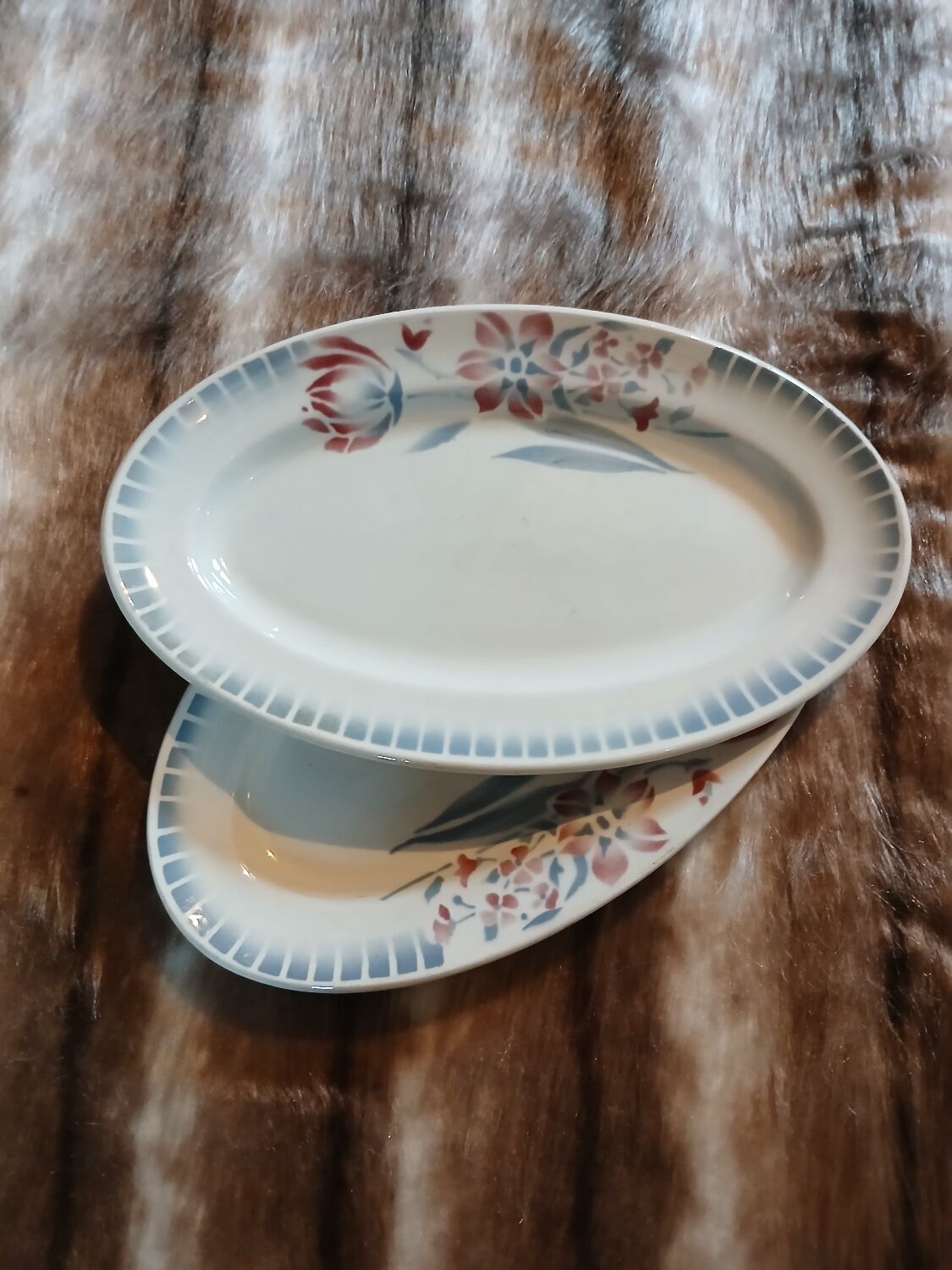 2 antique Saint Amand dishes