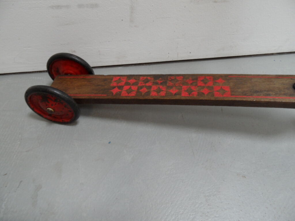 Trotinette en bois vintage