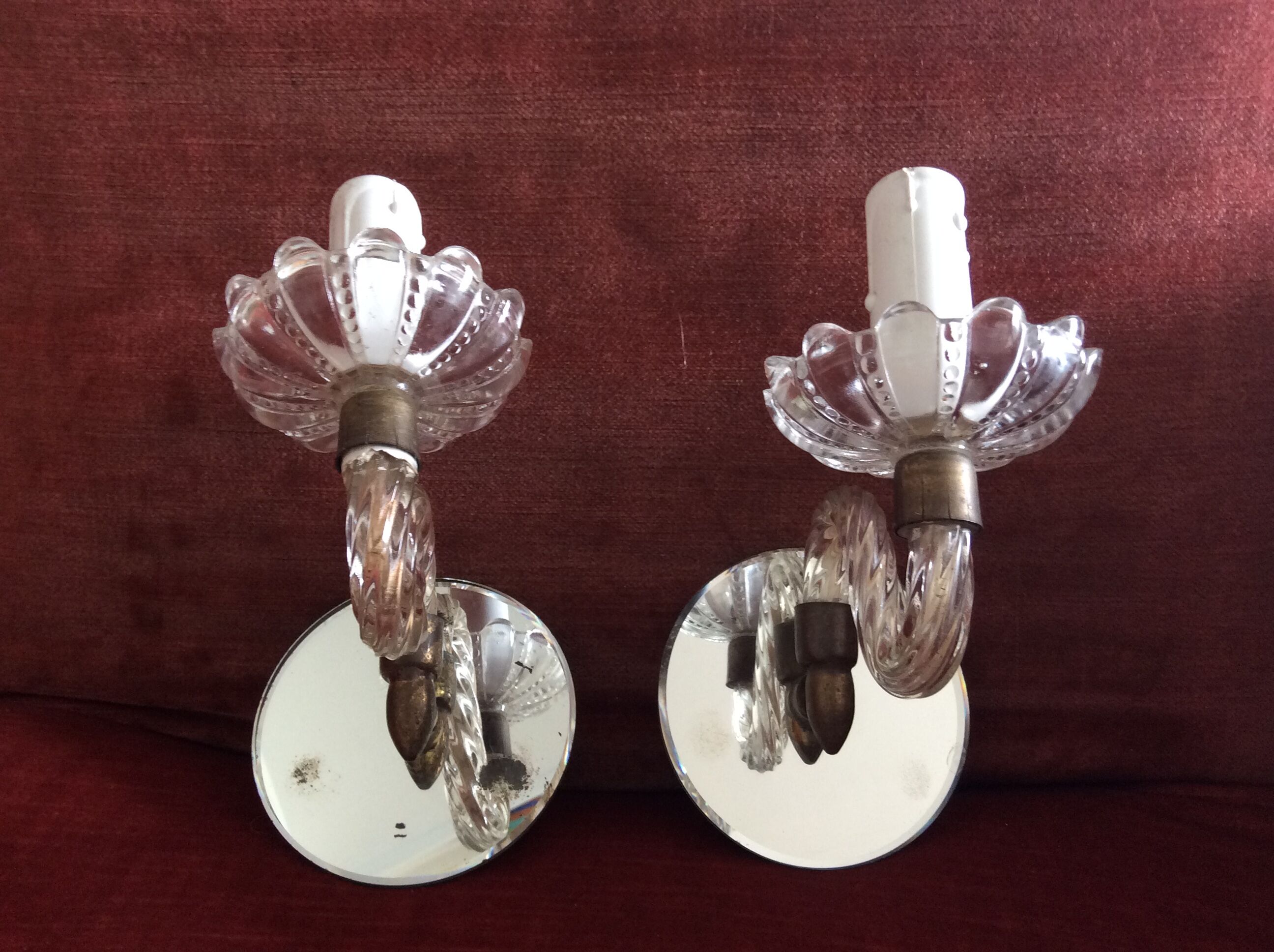 2 wall sconces