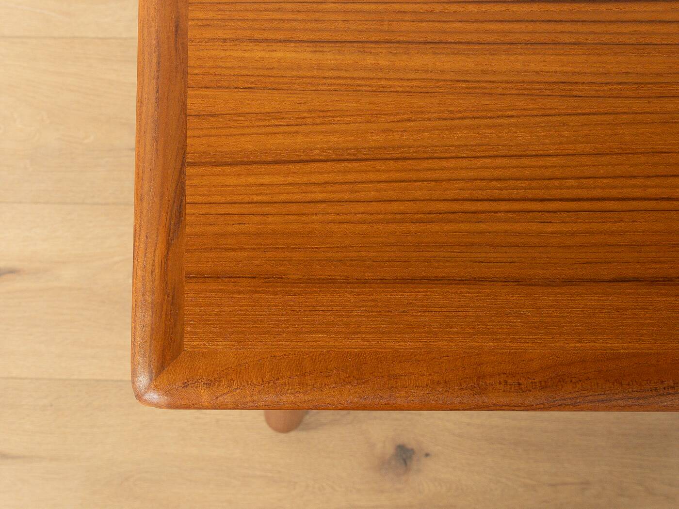 Extendable dining table from the 1960s by Poul Hundevad